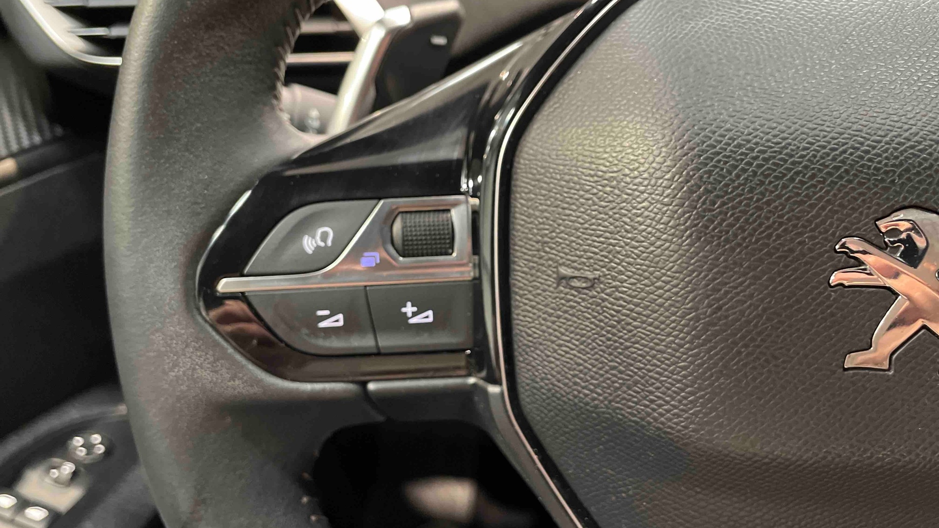 PEUGEOT 3008 BlueHDi 130ch S&S EAT8 Active Pack