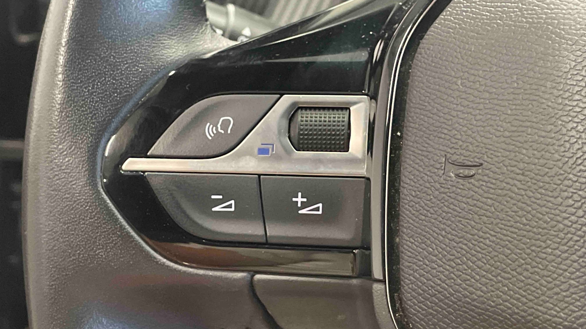 PEUGEOT 2008 Allure Pack Puretech 130 S&S BVM6