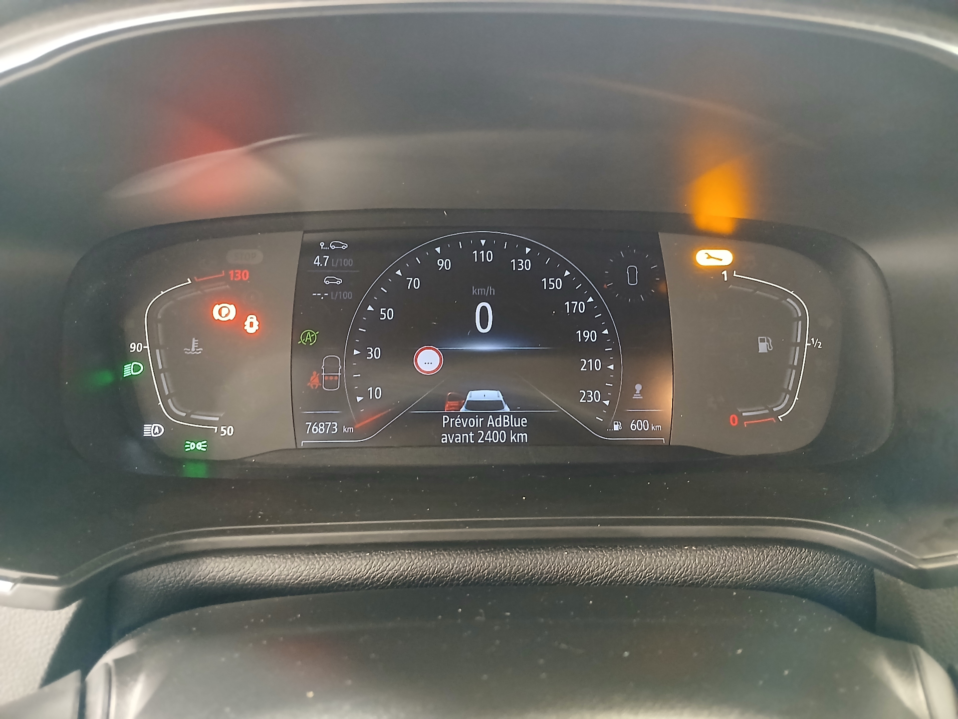 RENAULT MEGANE IV ESTATE Blue dCi 115 Business — expertise
