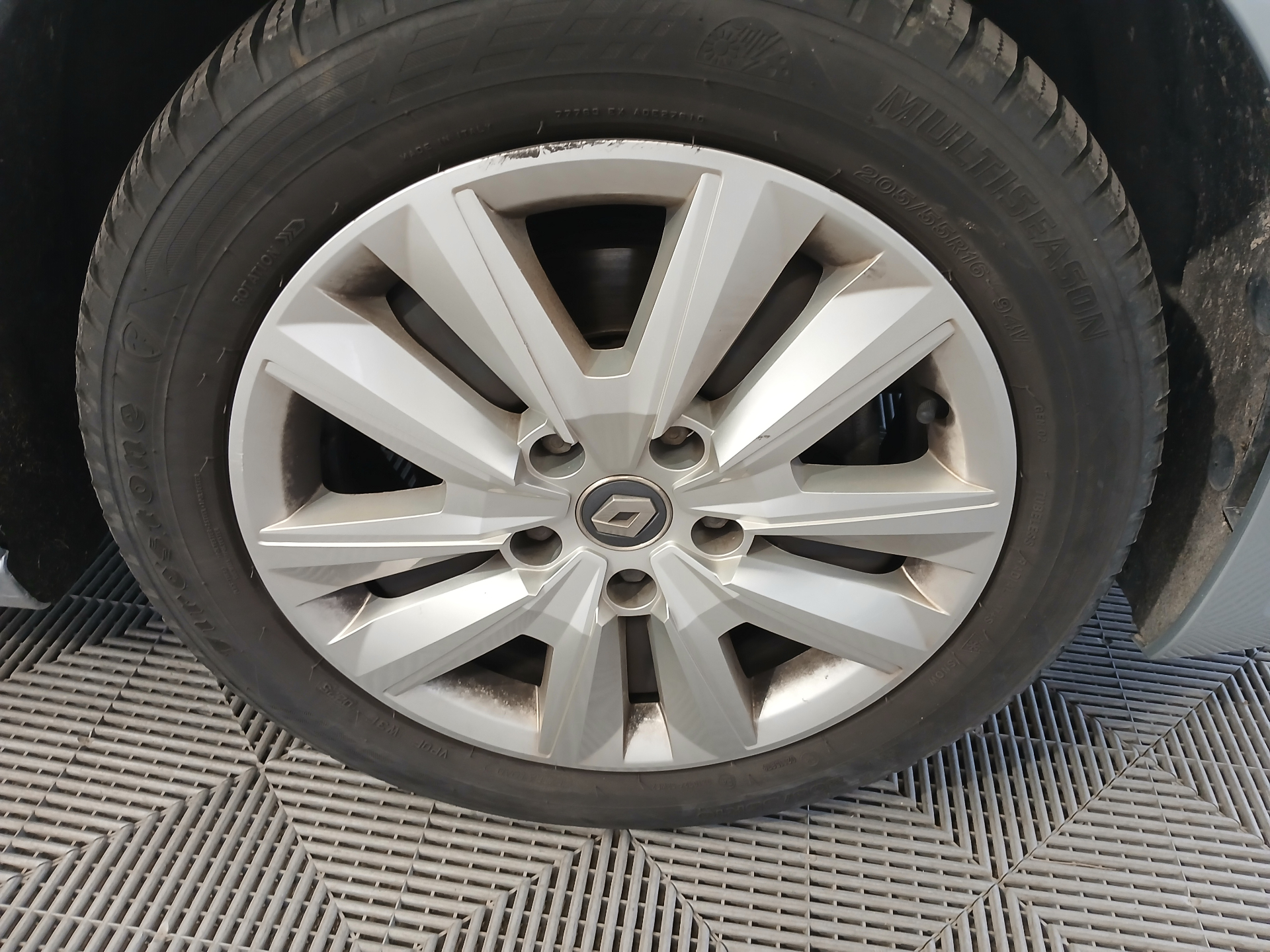 RENAULT MEGANE IV ESTATE Blue dCi 115 Business — expertise