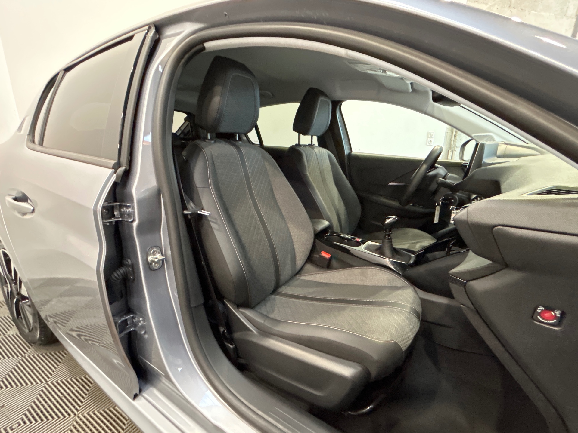 PEUGEOT 208 Allure 100 ch BVM6