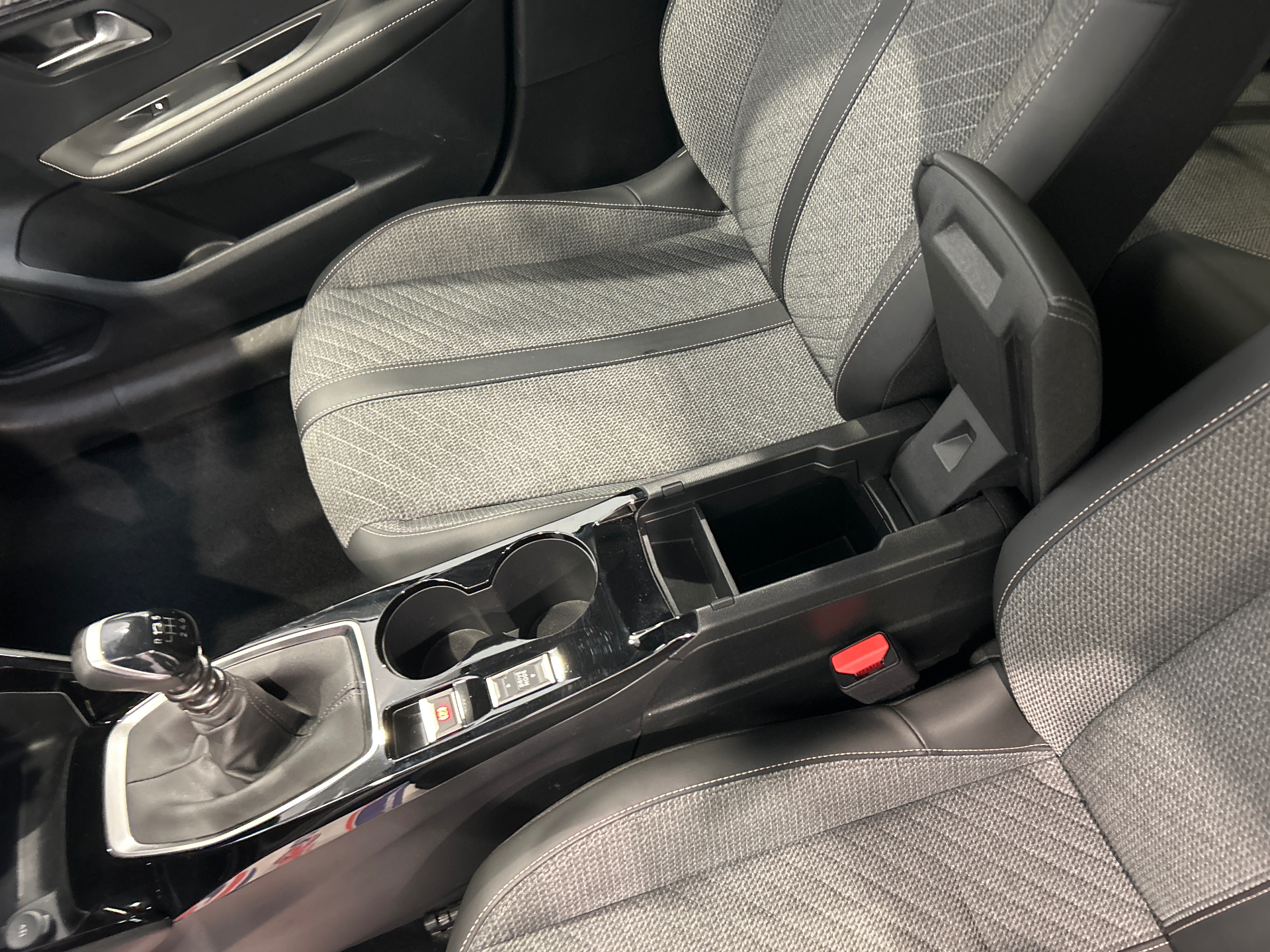 PEUGEOT 208 Allure 100 ch BVM6