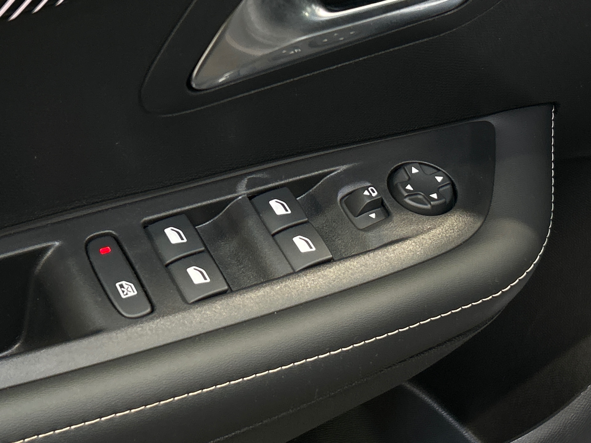 PEUGEOT 208 Allure 100 ch BVM6