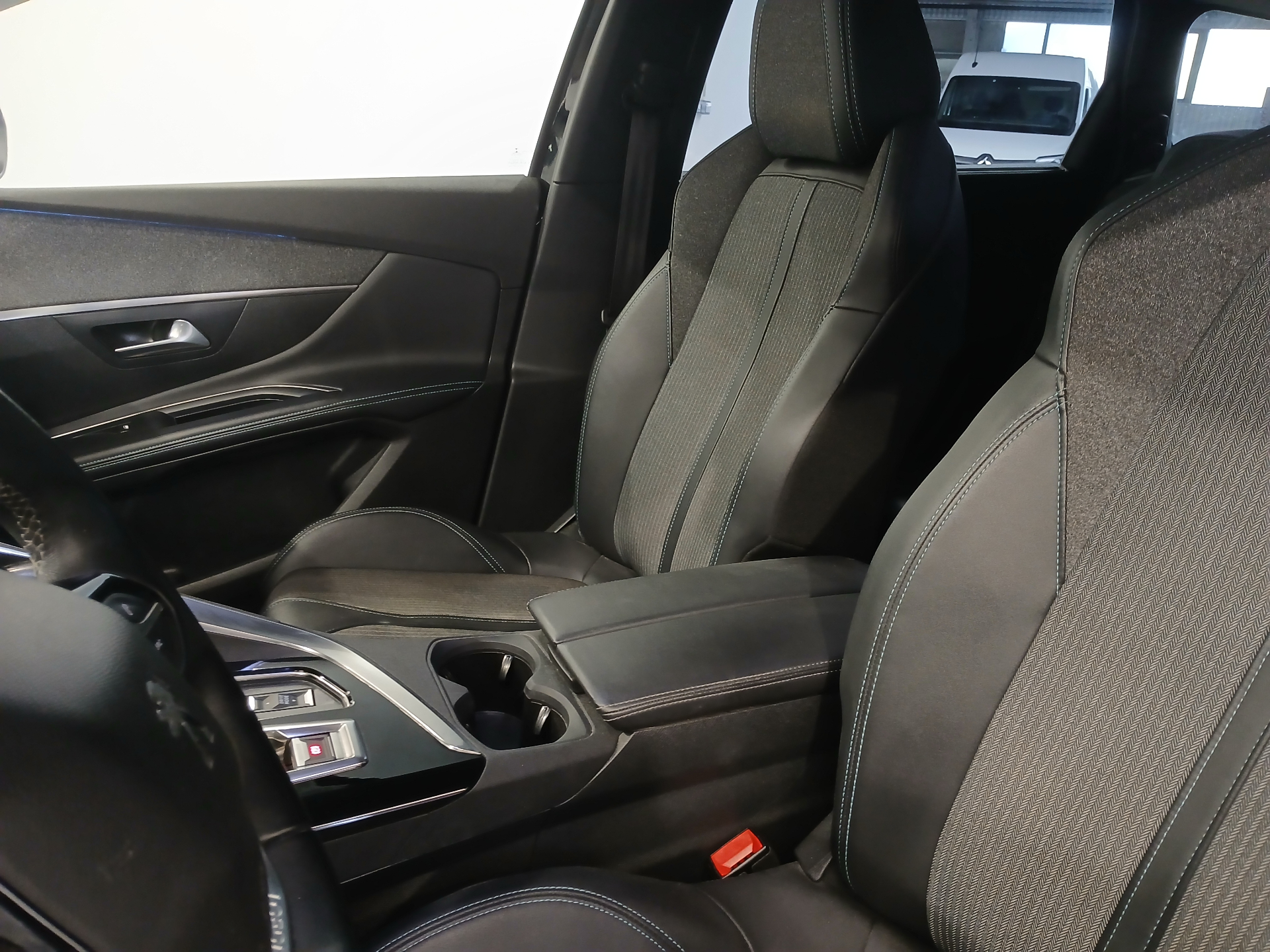 PEUGEOT 5008 BlueHDi 130ch S&S EAT8 Allure Pack