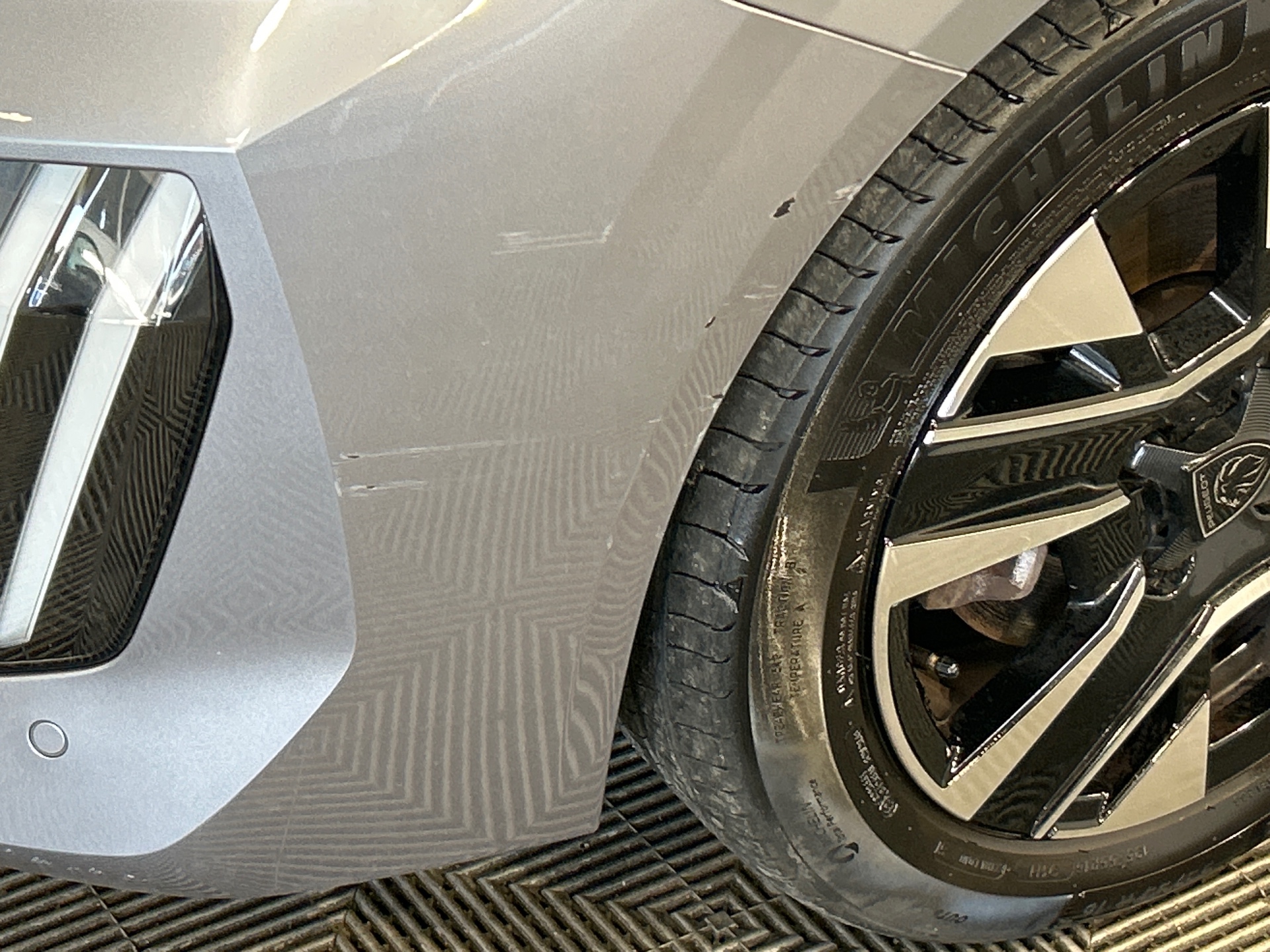 PEUGEOT 208 Allure 100 ch BVM6 — expertise