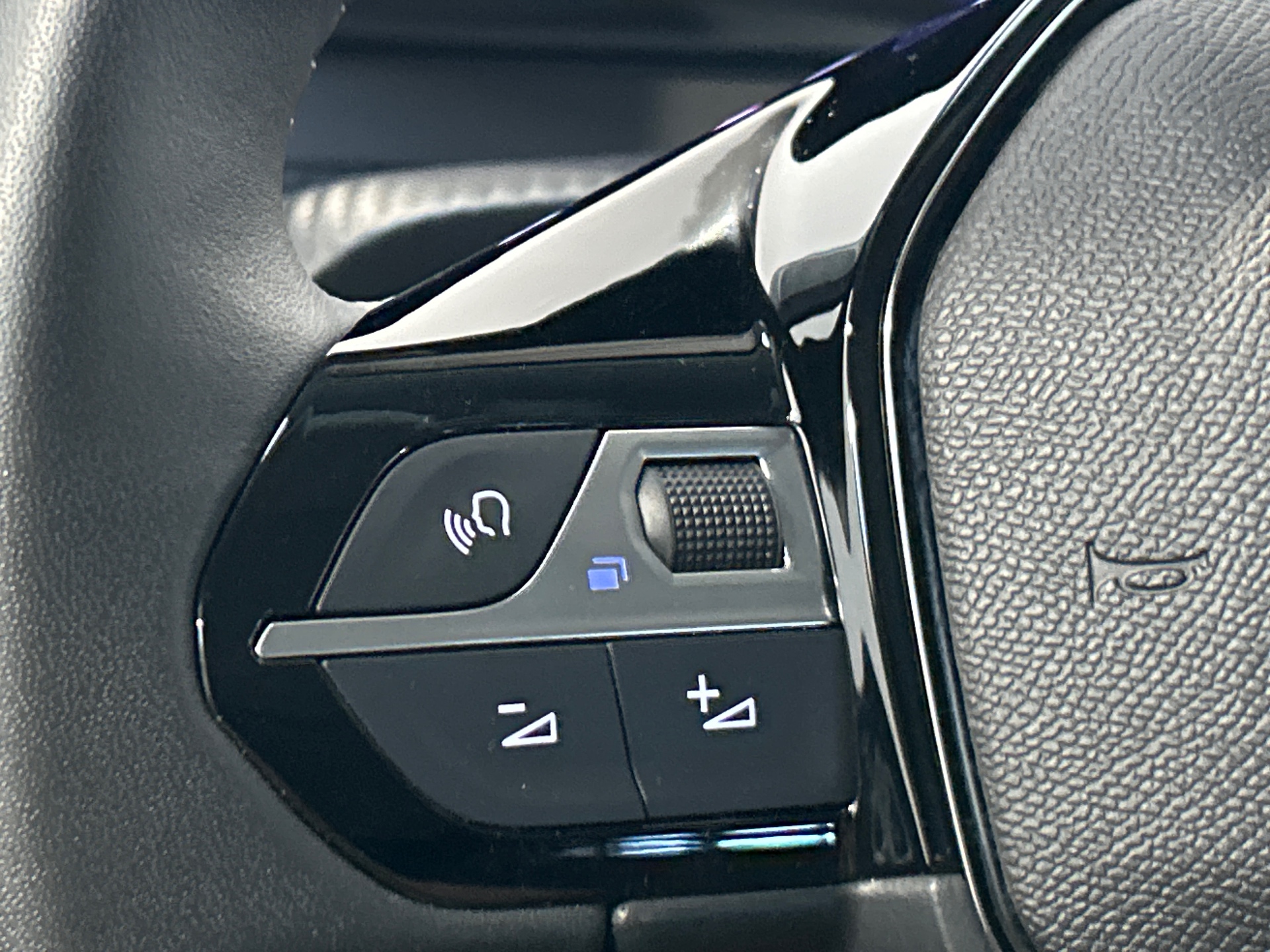 PEUGEOT 208 Allure 100 ch BVM6