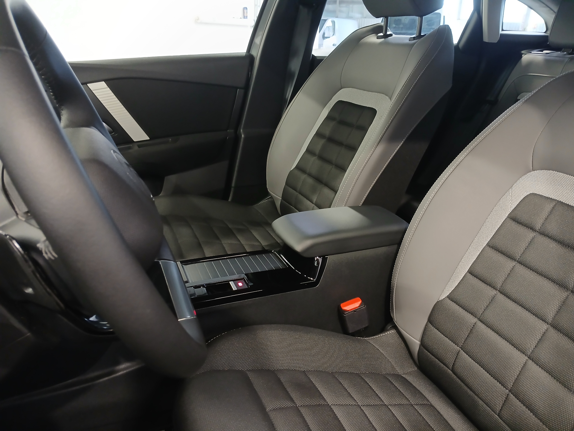 CITROEN C4 Hybride 145ch Edcs-6 MAX