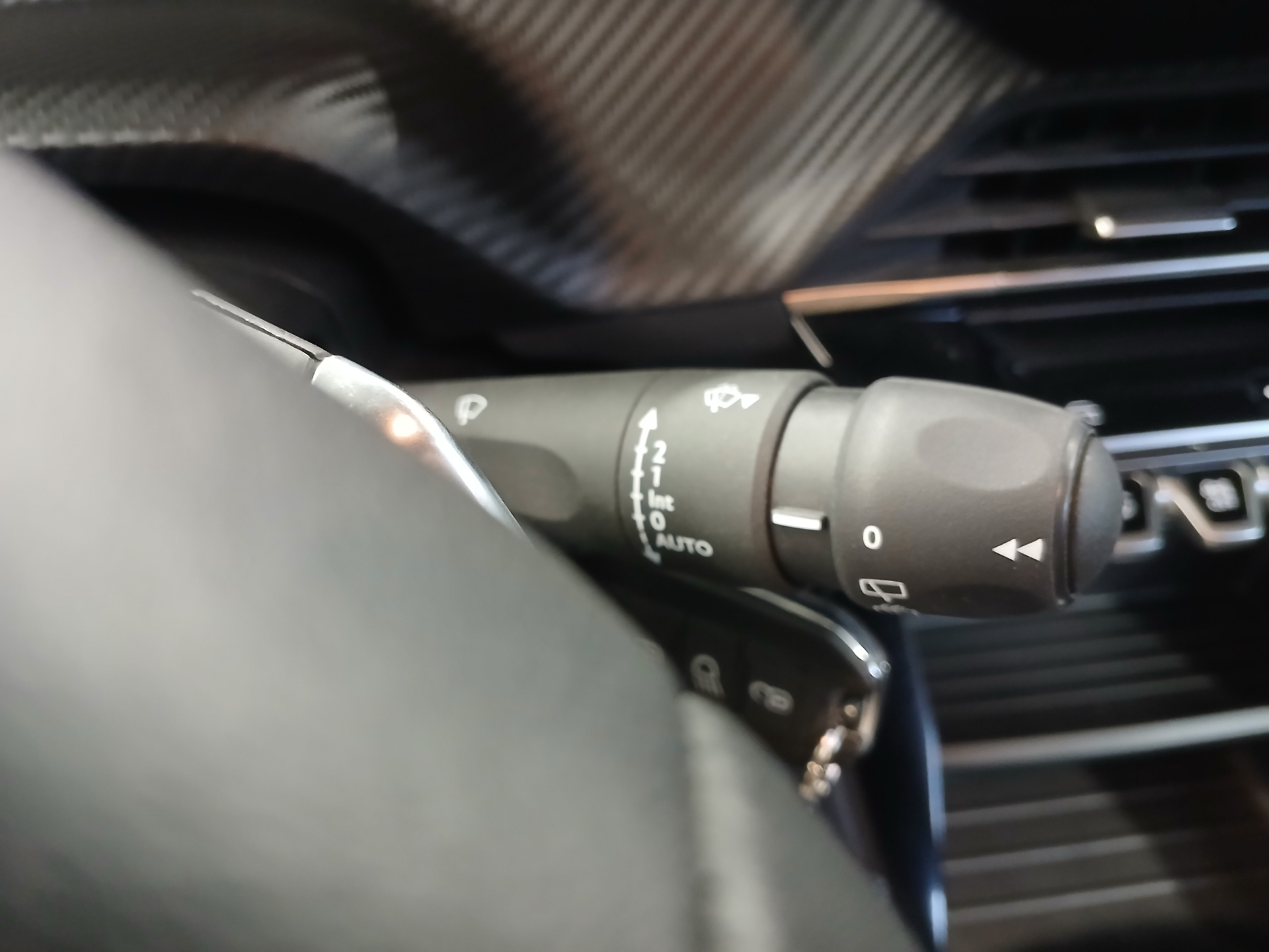 PEUGEOT 2008 Style Hybrid 145 ch e-DCS6