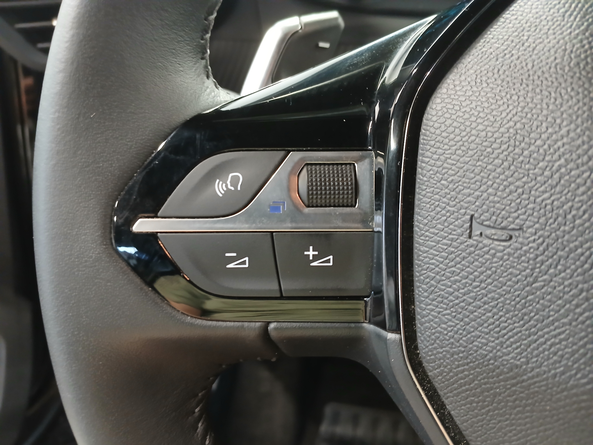 PEUGEOT 2008 Style Hybrid 145 ch e-DCS6