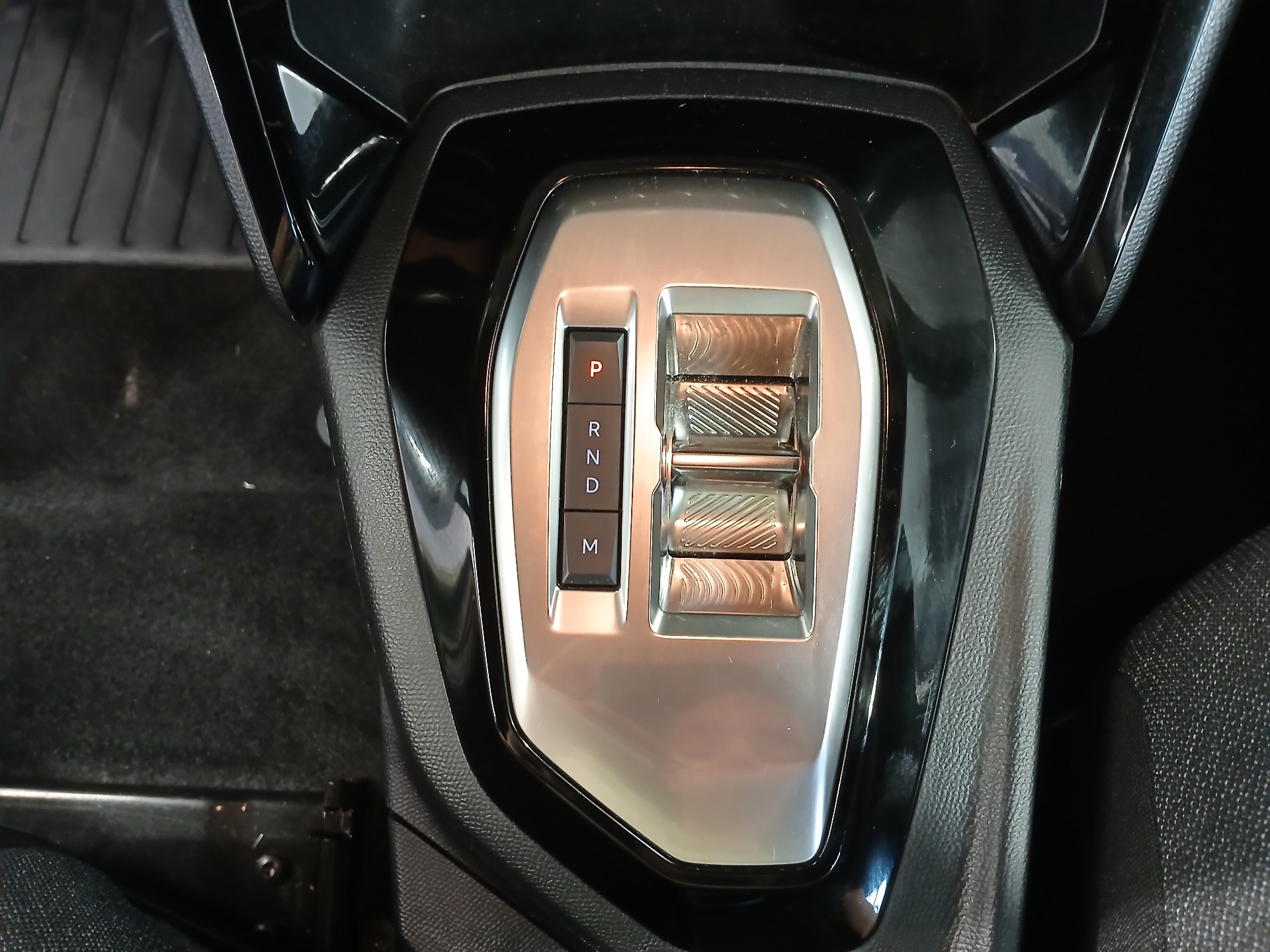 PEUGEOT 2008 Style Hybrid 145 ch e-DCS6