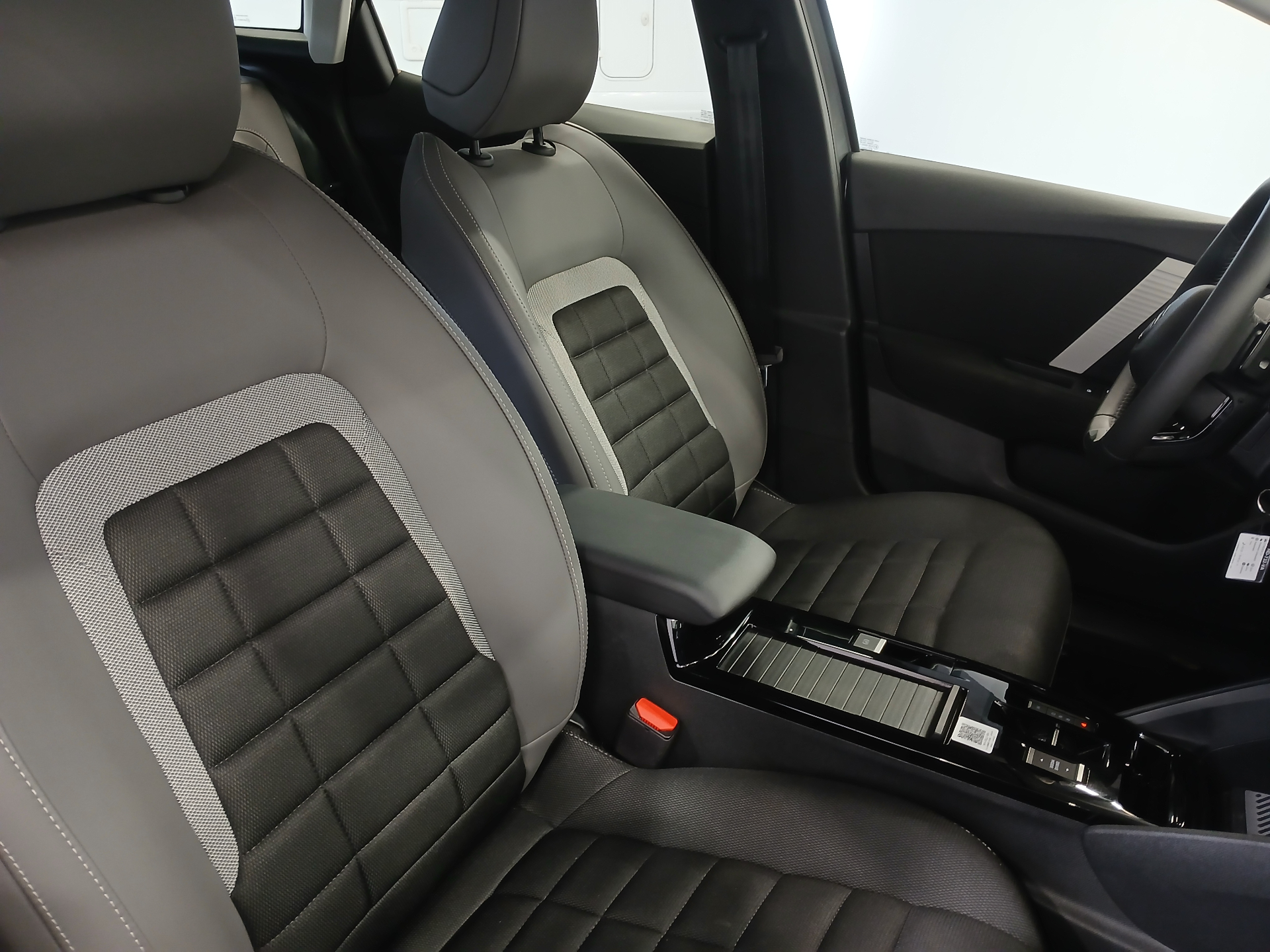 CITROEN C4 Hybride 145ch Edcs-6 MAX