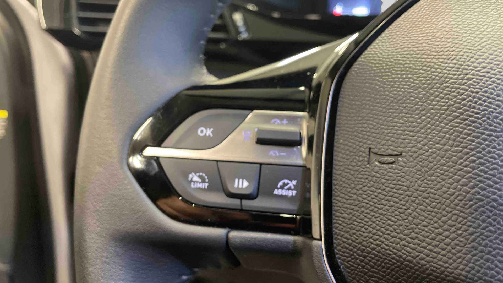 PEUGEOT 308 Allure BlueHDI 130 ch S&S EAT8