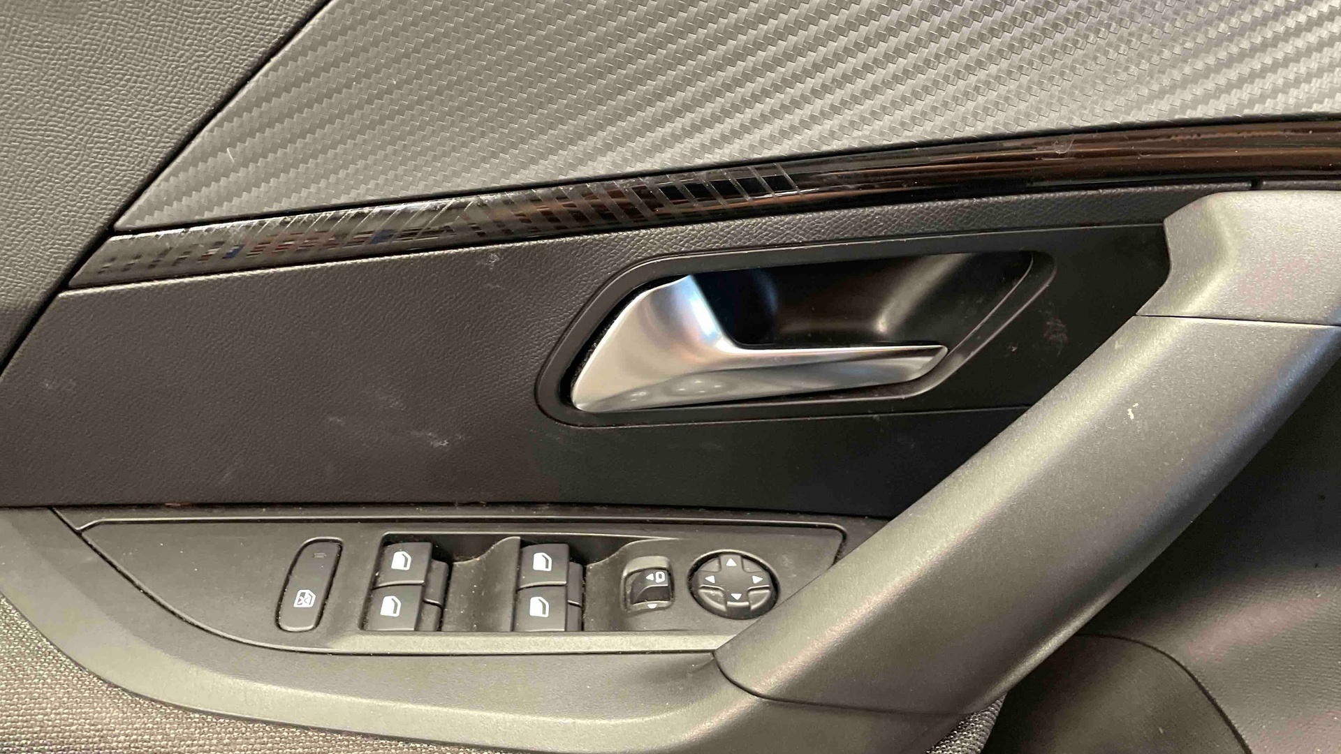 PEUGEOT 2008 Style Hybrid 145 ch e-DCS6