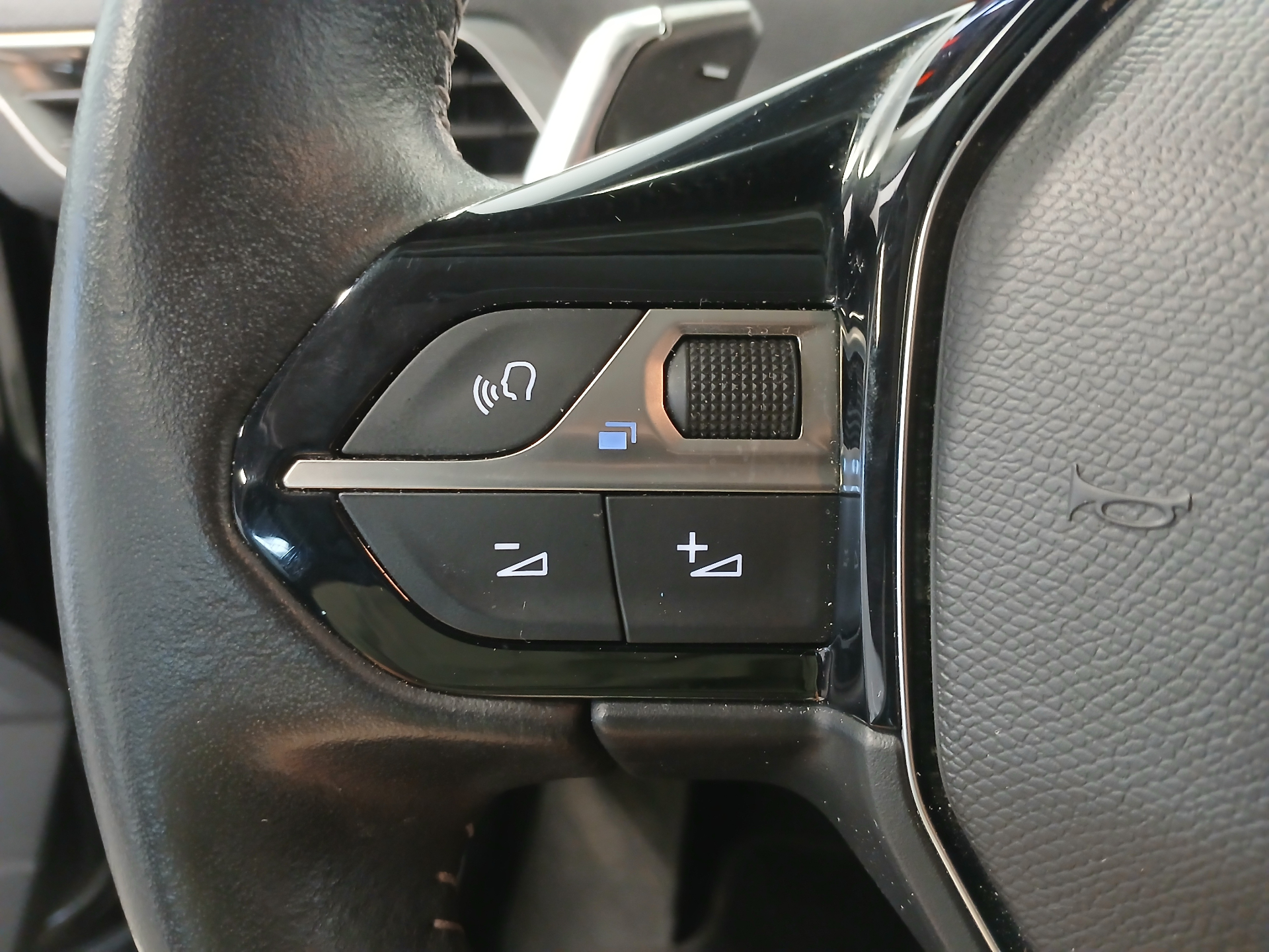 PEUGEOT 3008 BlueHDi 130ch S&S EAT8 Active Pack