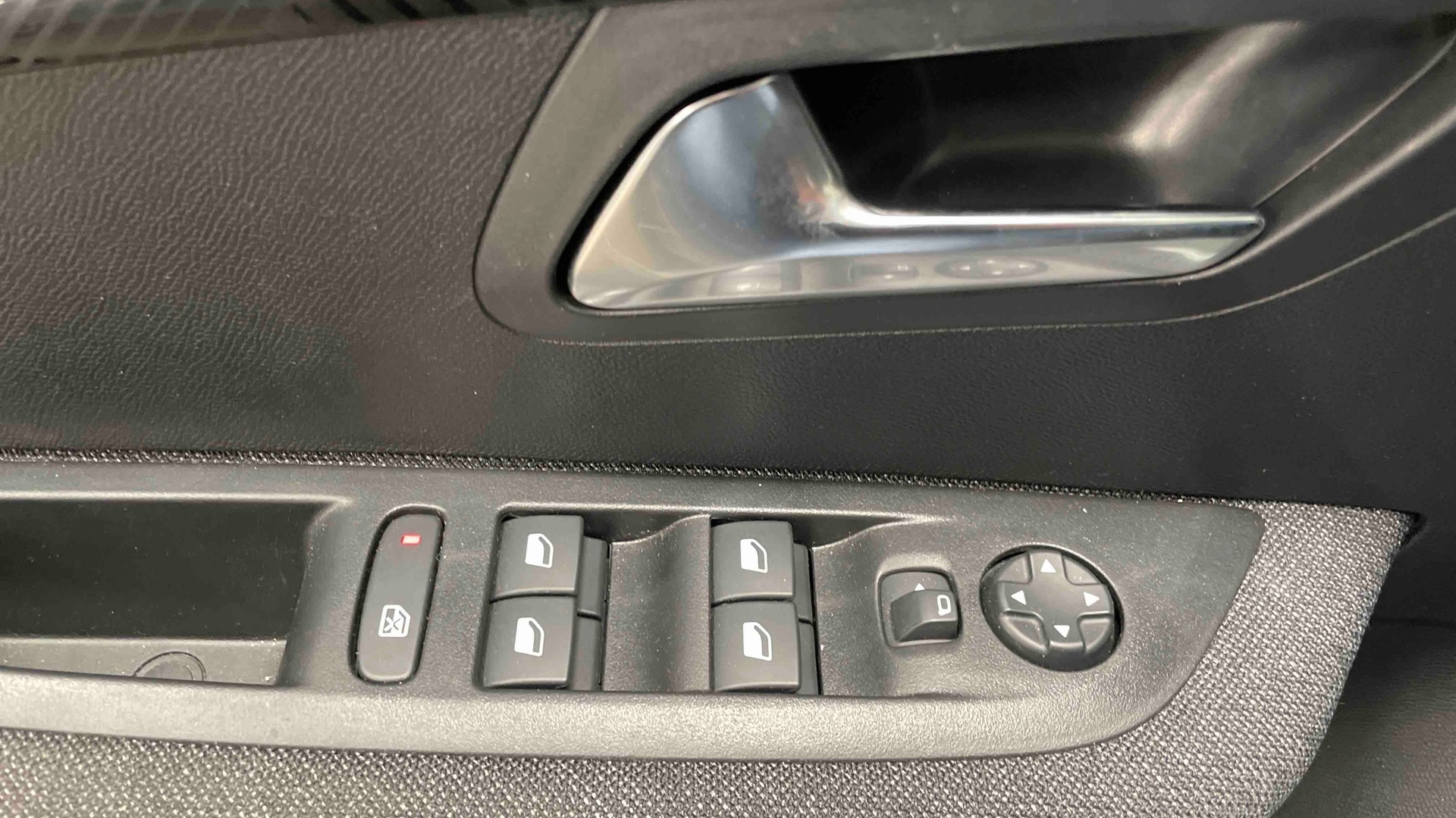PEUGEOT 208 Style 100 ch BVM6