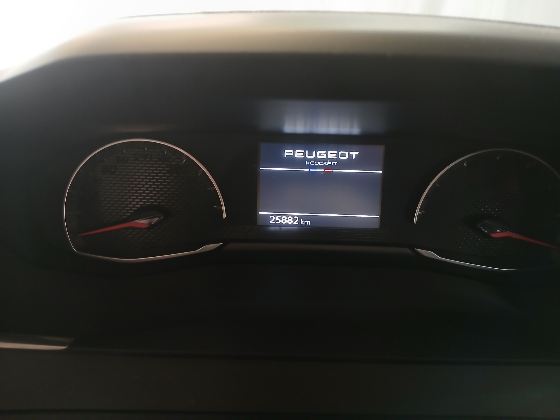 PEUGEOT 2008 Style 100 ch BVM6 — expertise