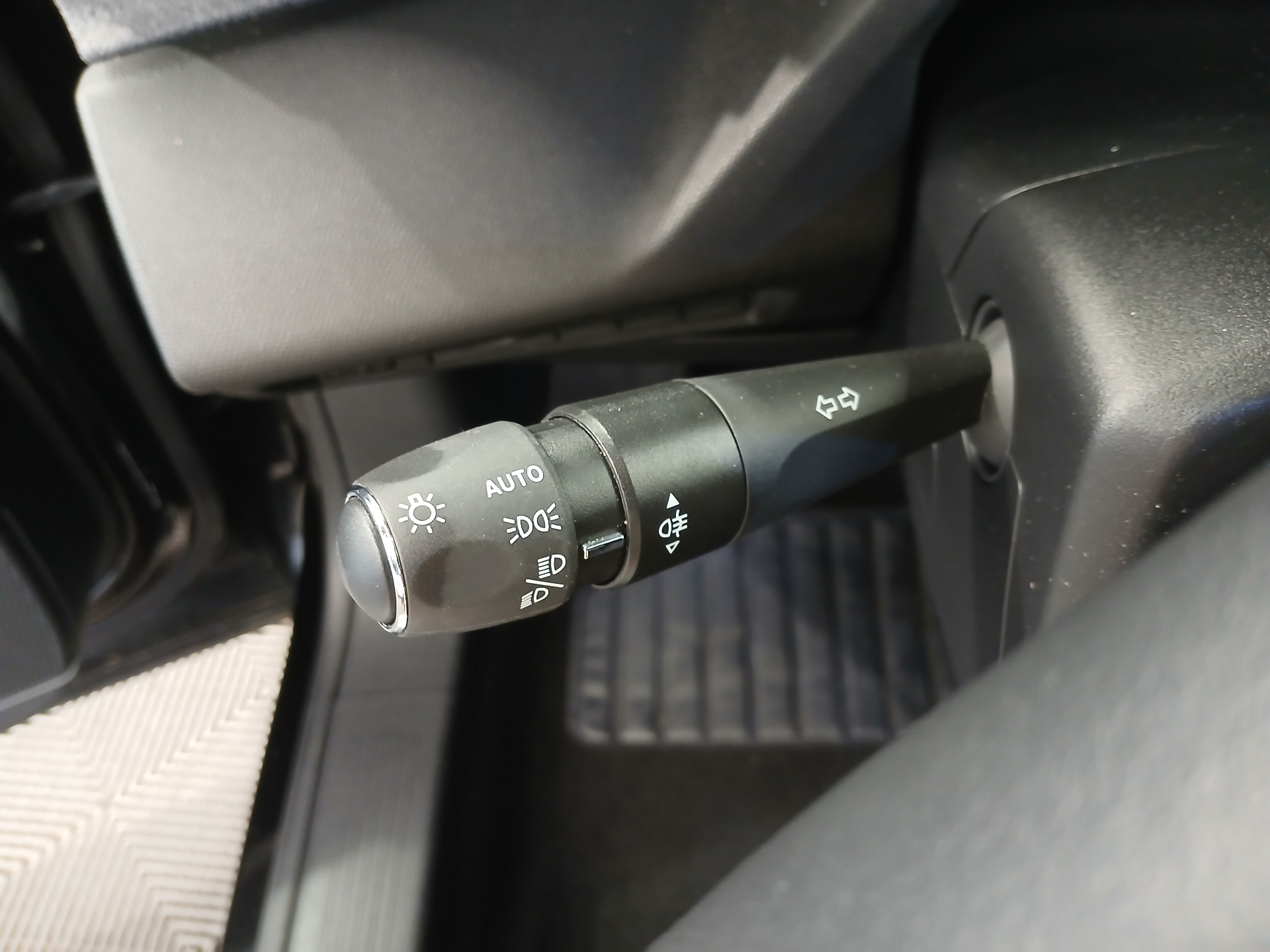 PEUGEOT 408 Allure Hybrid 145 ch e-DCS6