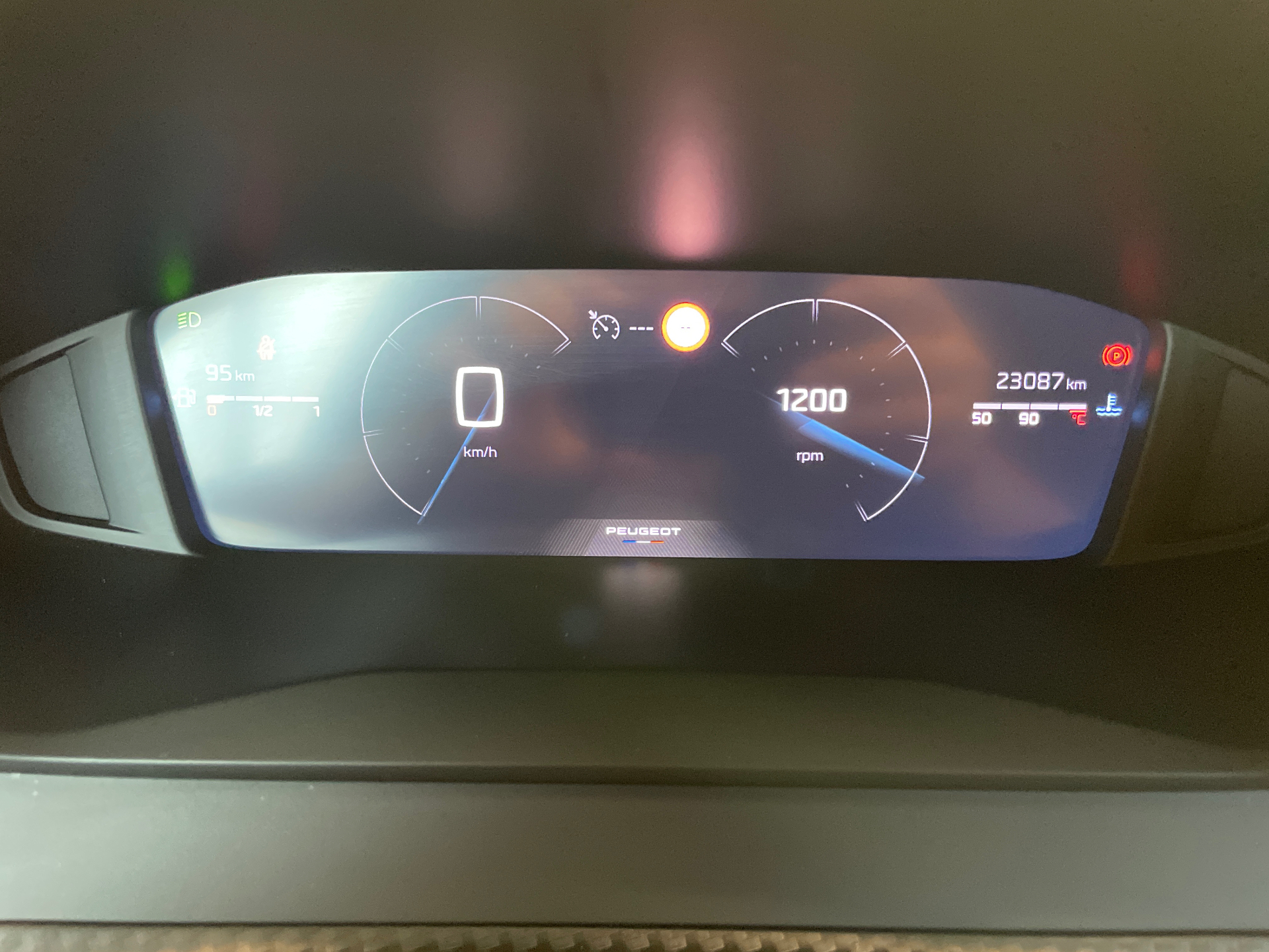 PEUGEOT 208 Allure 100 ch BVM6 — expertise
