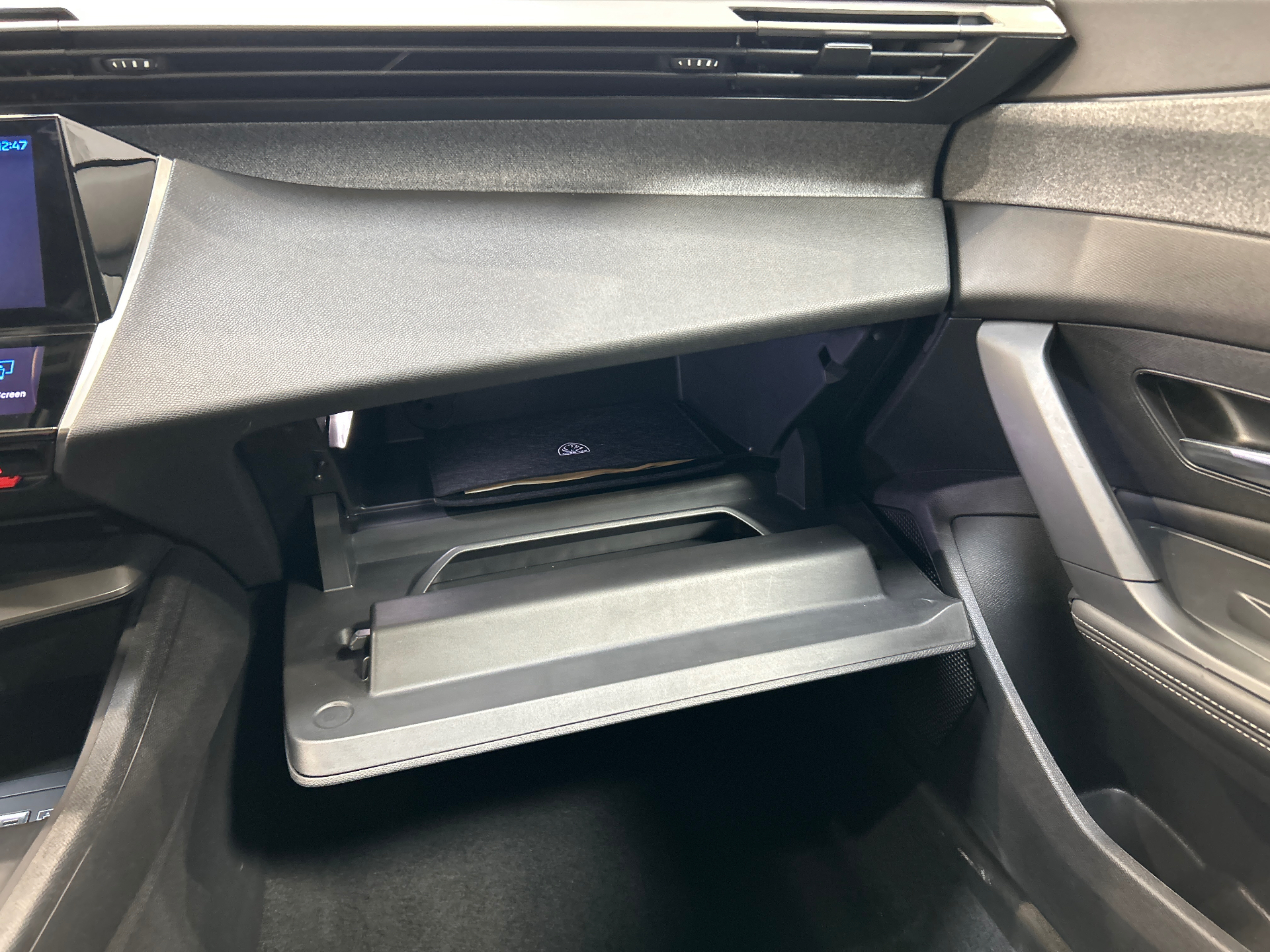 PEUGEOT 408 Allure Hybrid 145 ch e-DCS6