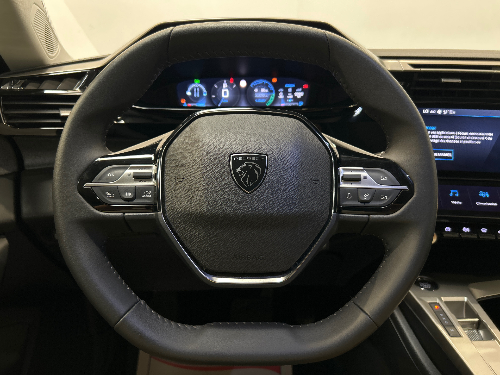 PEUGEOT 408 Allure Hybrid 145 ch e-DCS6