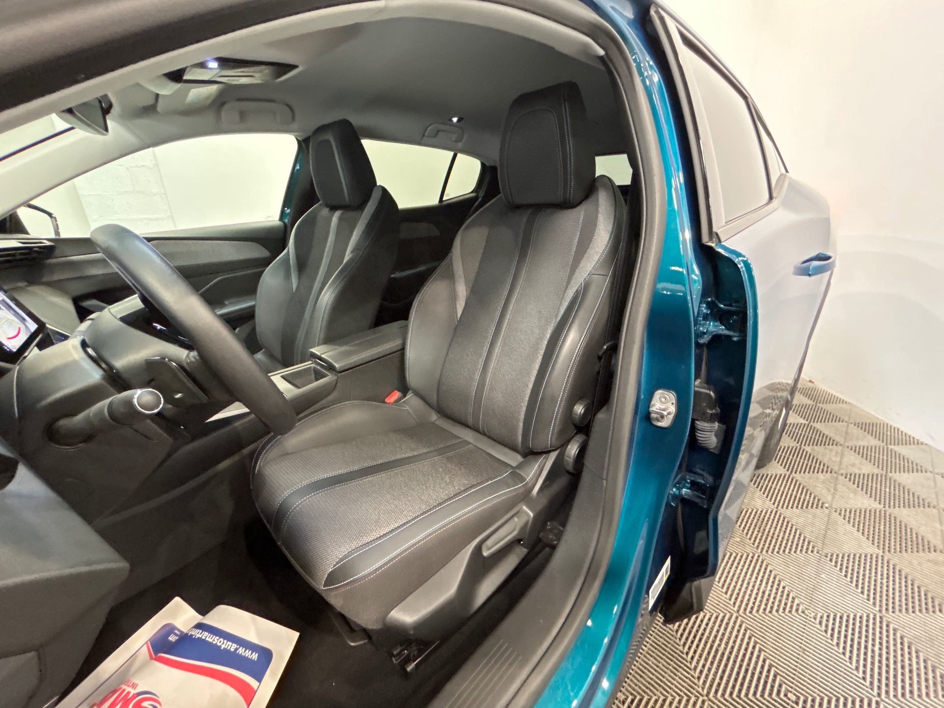 PEUGEOT 408 Allure Hybrid 145 ch e-DCS6