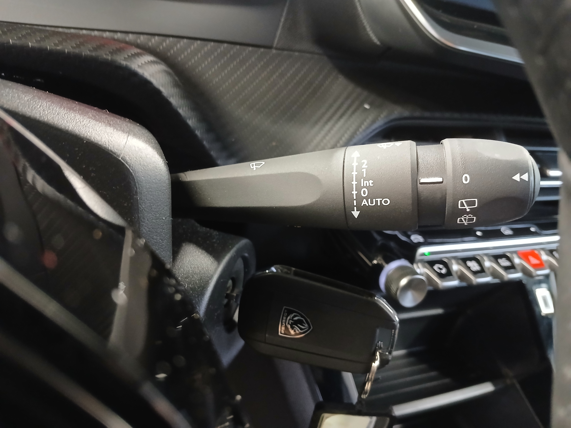 PEUGEOT 2008 Style 100 ch BVM6