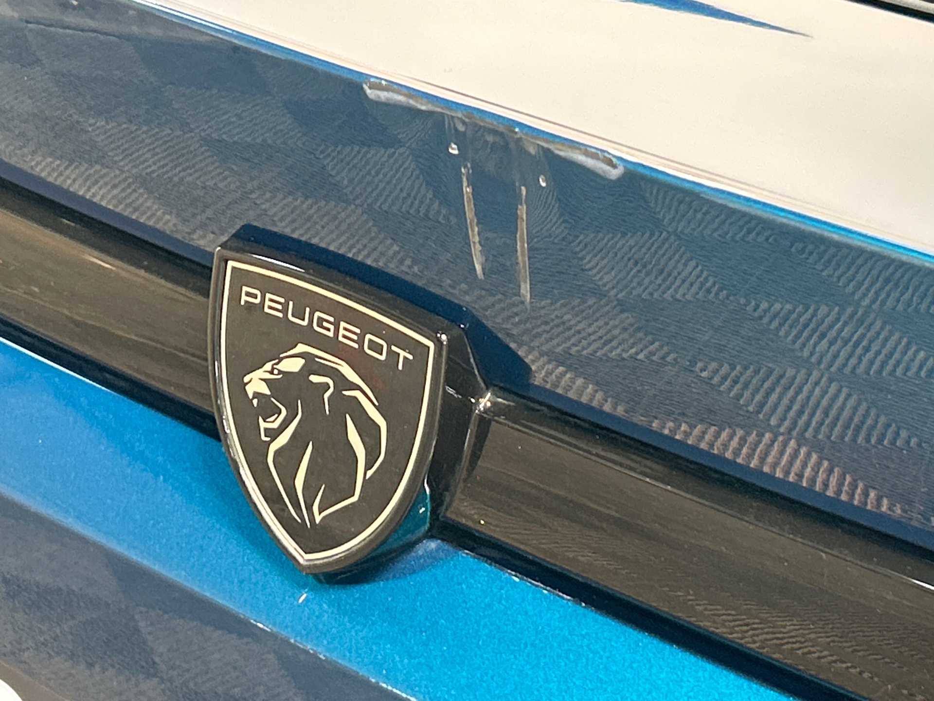 PEUGEOT 408 Allure Hybrid 145 ch e-DCS6 — expertise