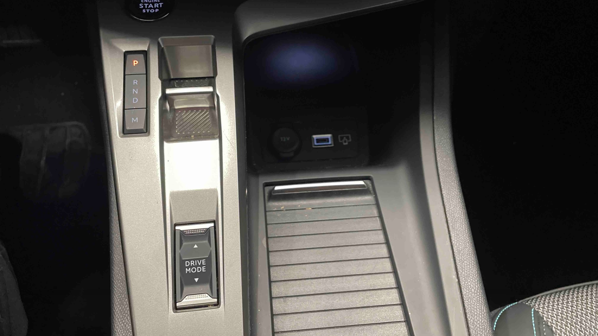 PEUGEOT 308 Allure Hybrid 145 ch e-DCS6