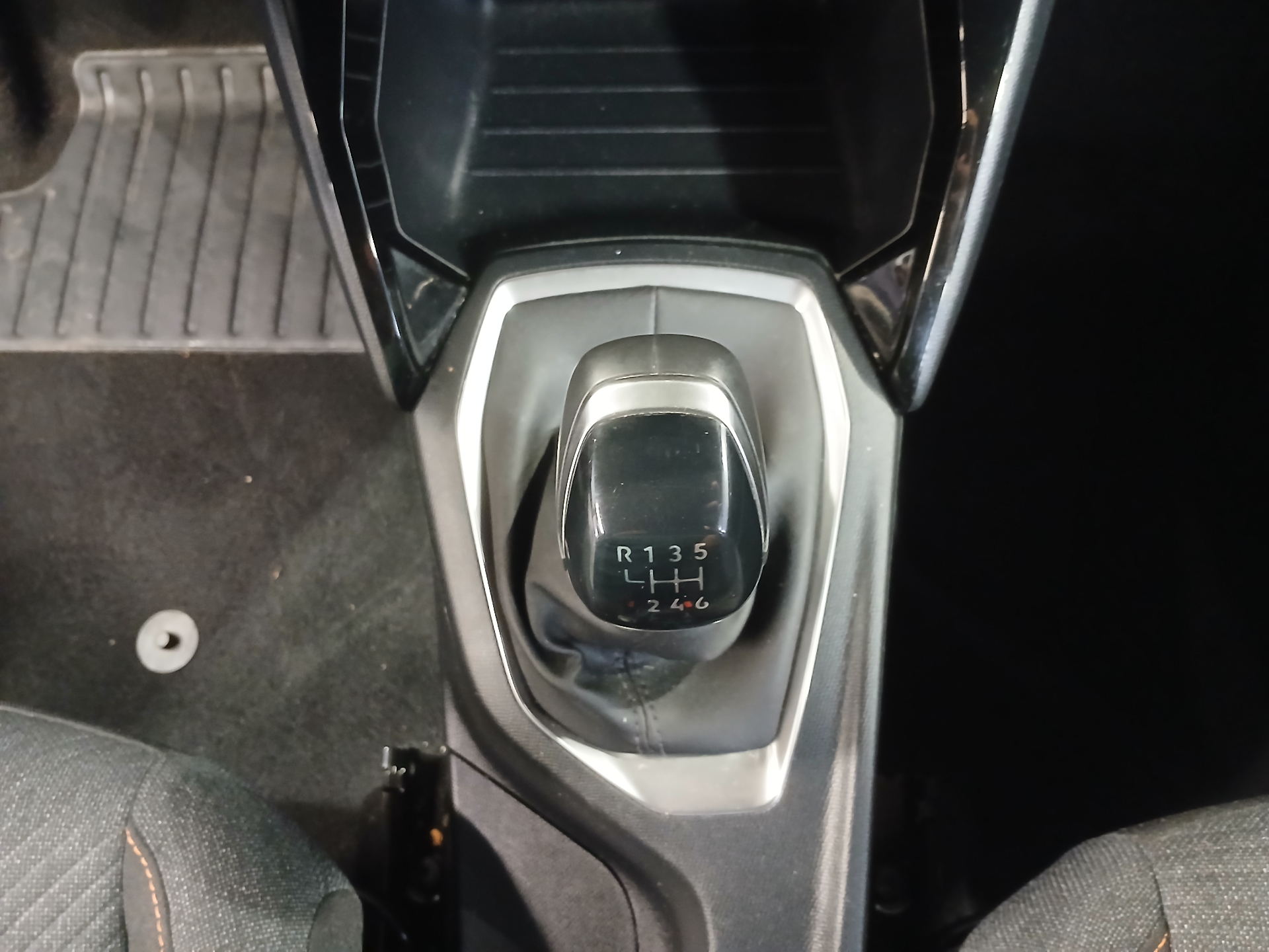 PEUGEOT 2008 Style 100 ch BVM6