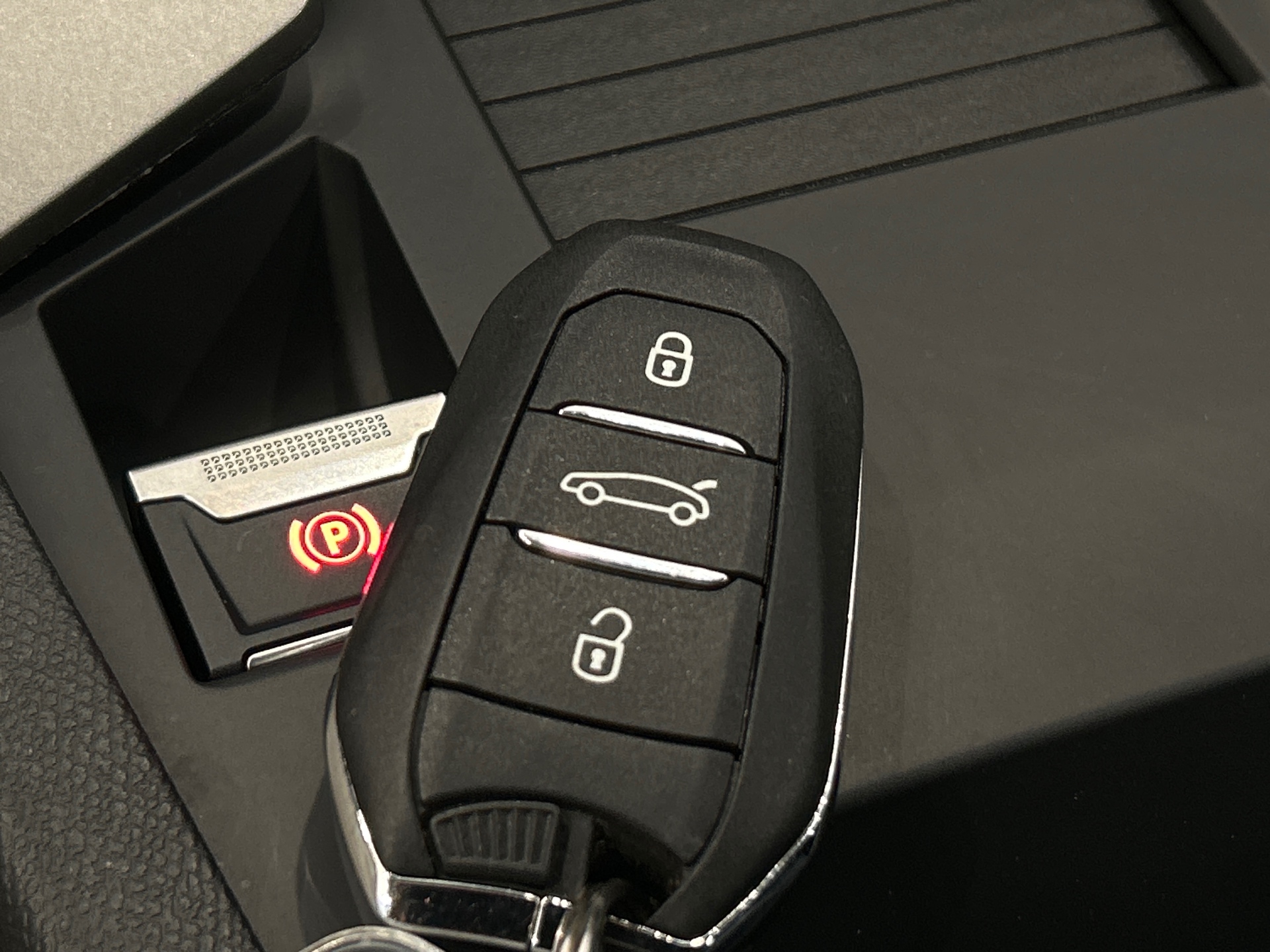 PEUGEOT 408 Allure Hybrid 145 ch e-DCS6