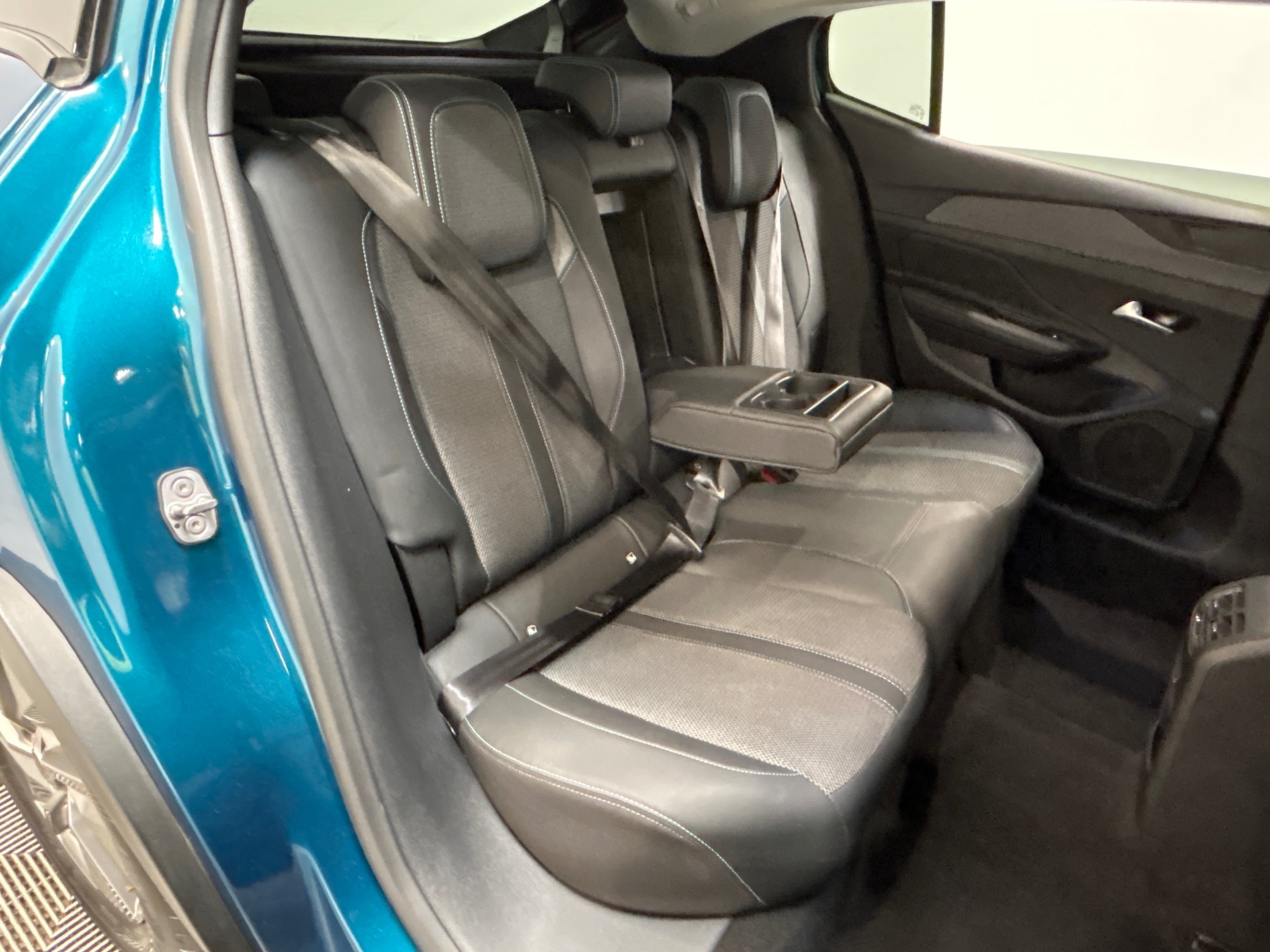 PEUGEOT 408 Allure Hybrid 145 ch e-DCS6