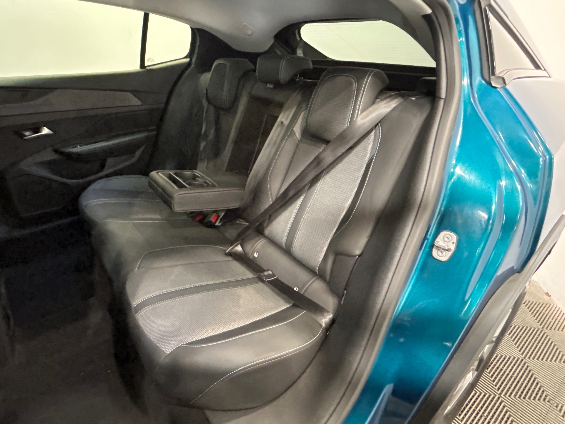 PEUGEOT 408 Allure Hybrid 145 ch e-DCS6