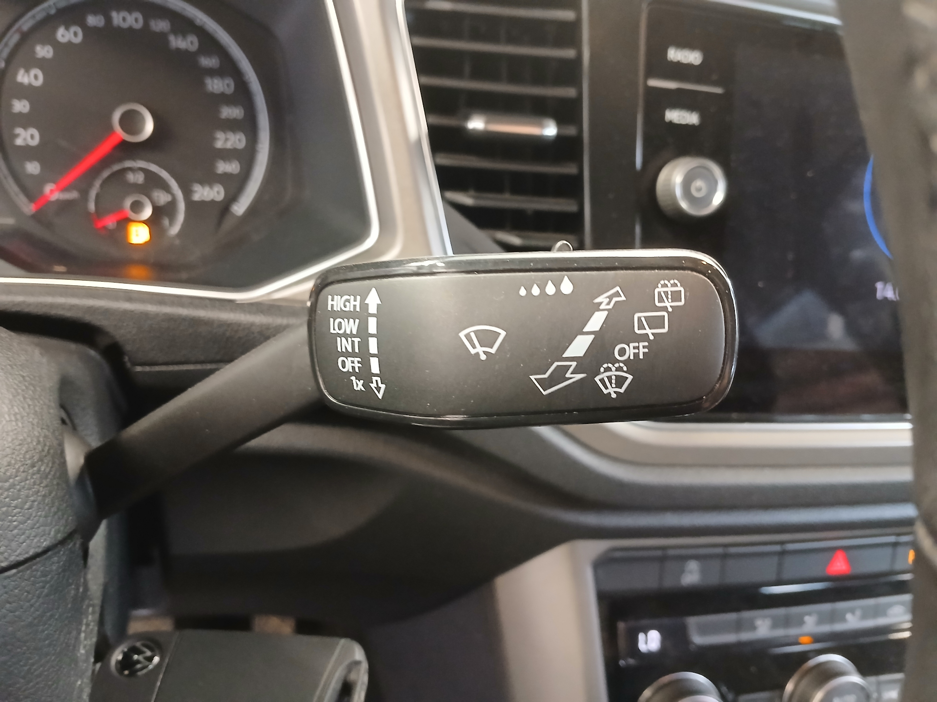VOLKSWAGEN T-ROC 2.0 TDI 115 Start/Stop BVM6 Lounge Business
