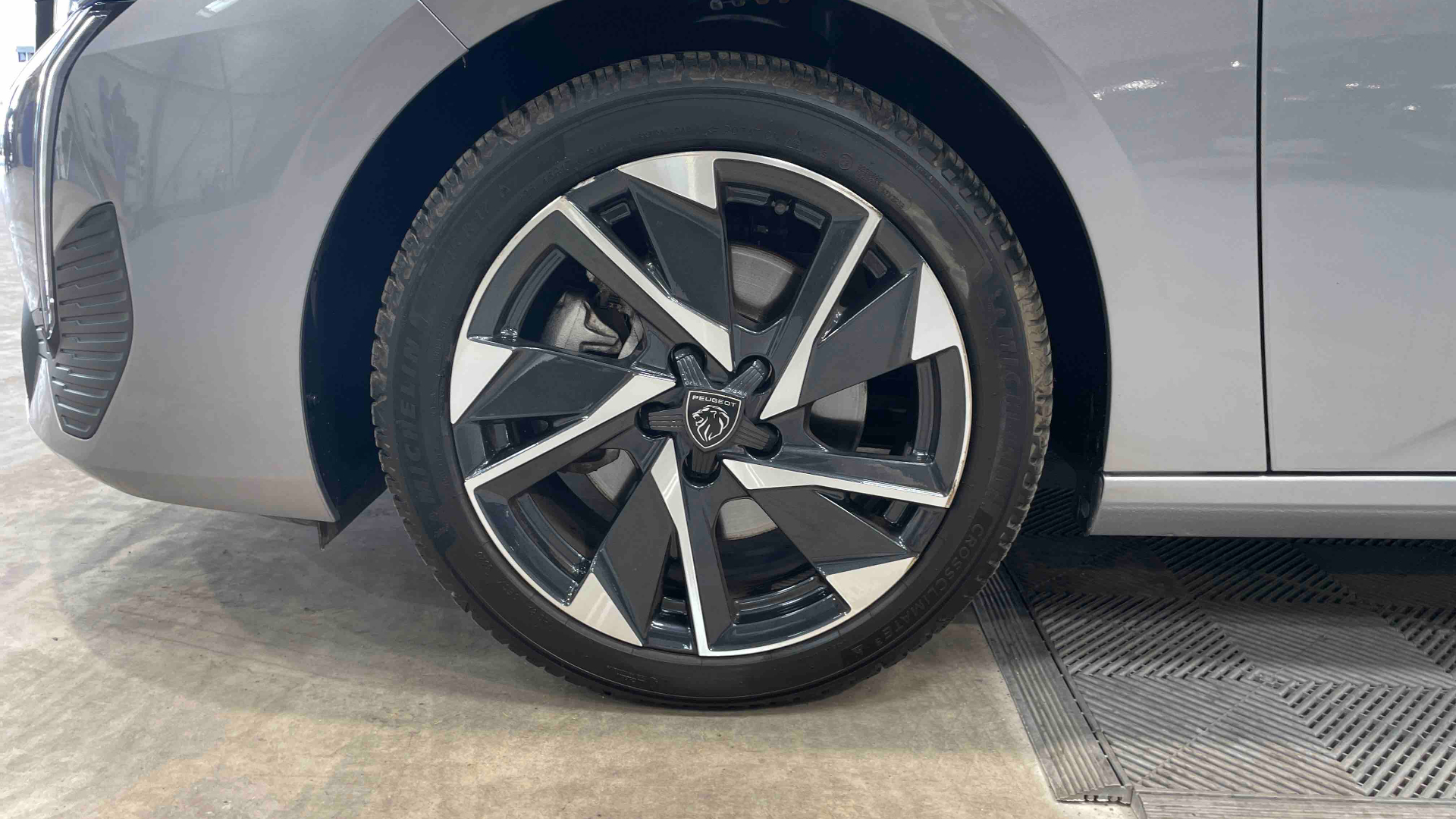 PEUGEOT 308 Allure BlueHDI 130 ch S&S EAT8