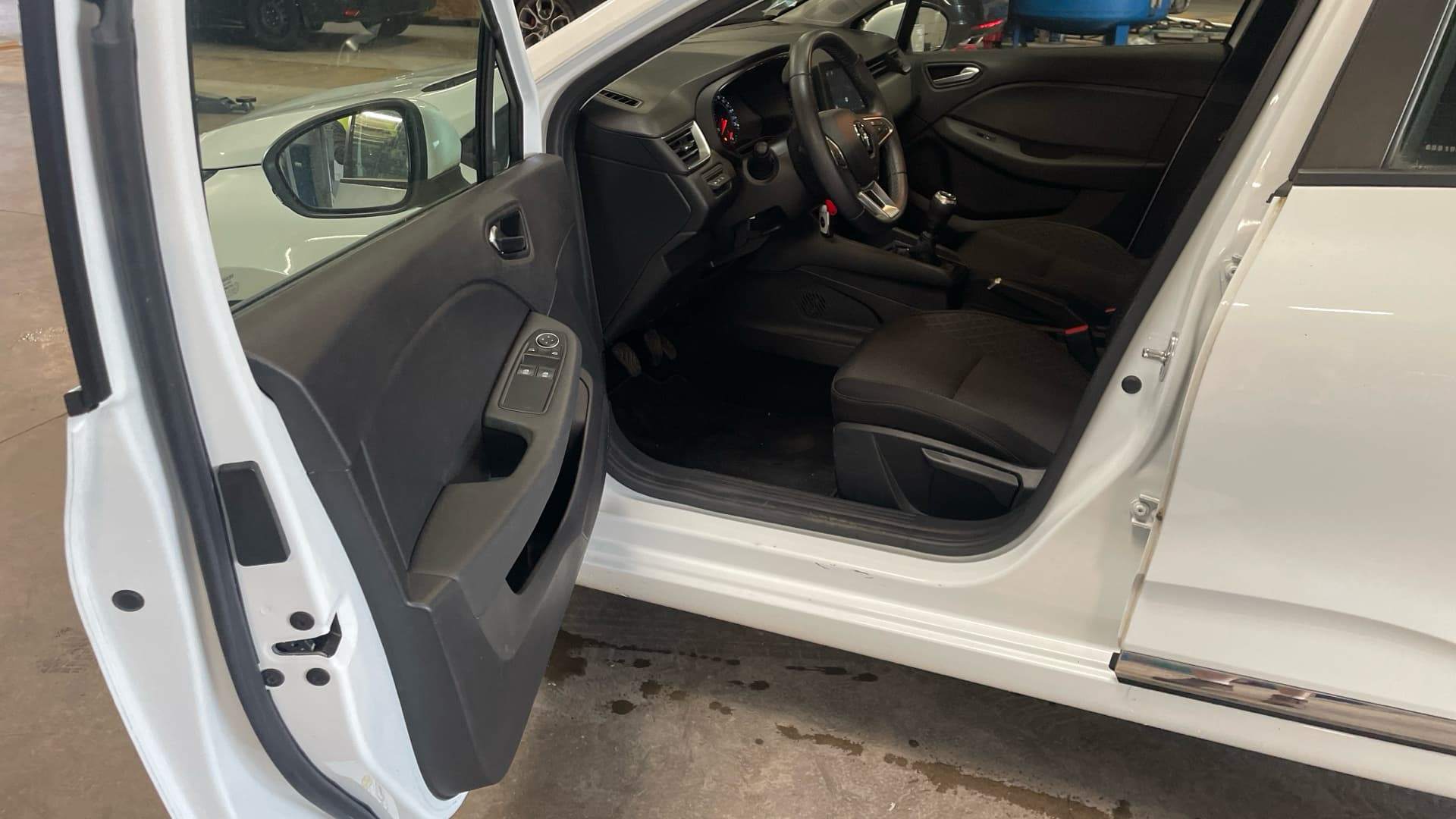 RENAULT CLIO V TCe 90 - 21N Business