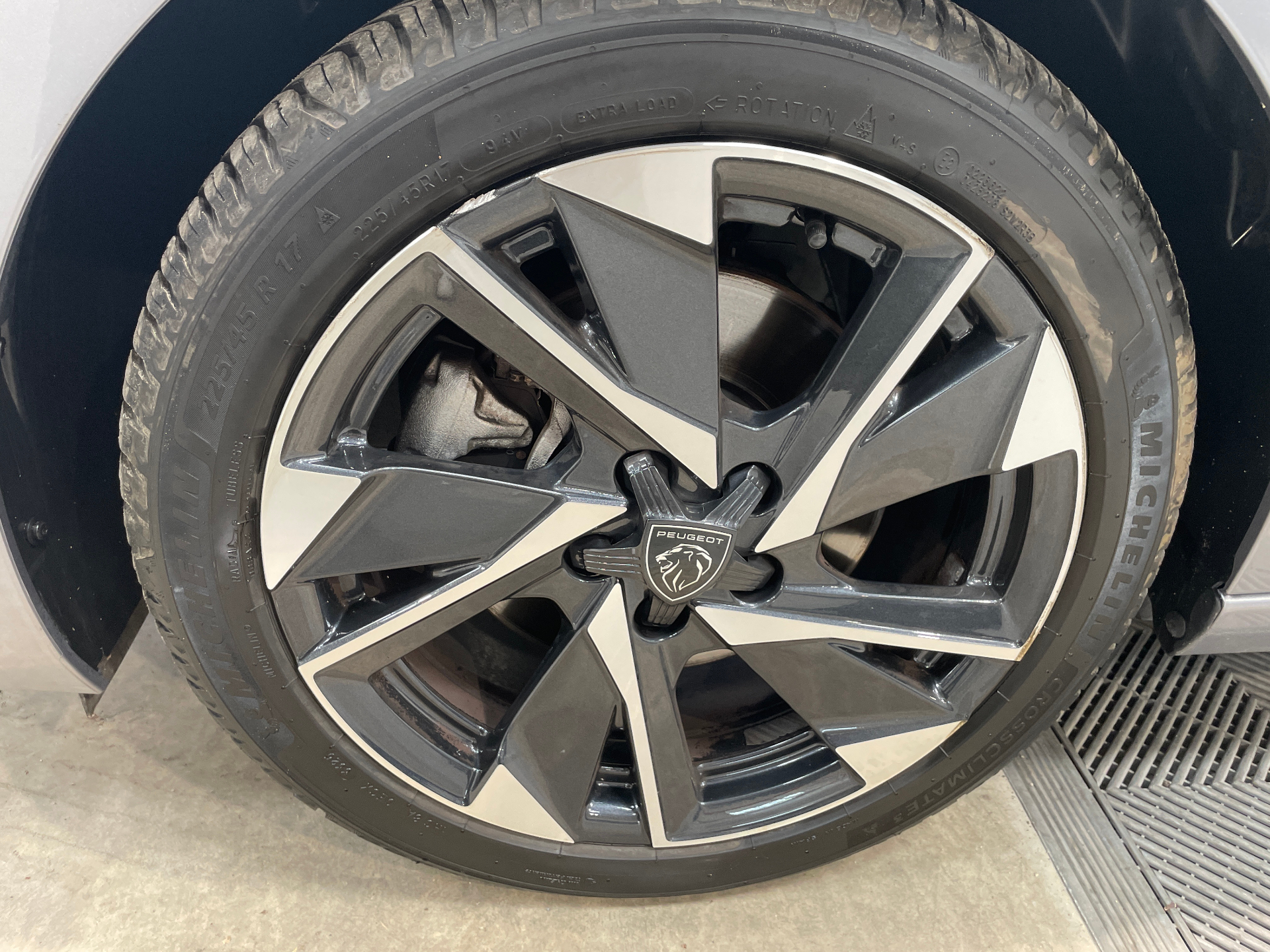 PEUGEOT 308 Allure BlueHDI 130 ch S&S EAT8 — expertise