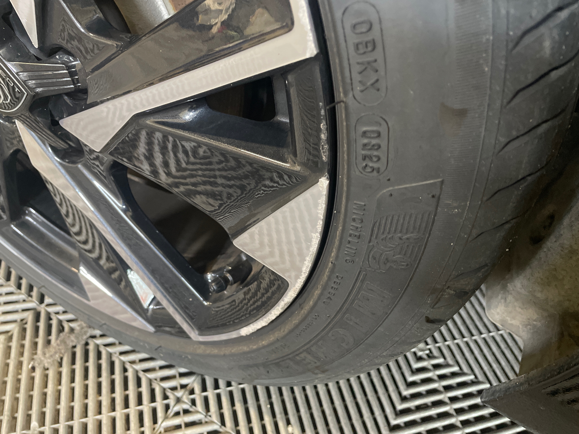 PEUGEOT 308 SW Allure BlueHDI 130 ch S&S EAT8 — expertise