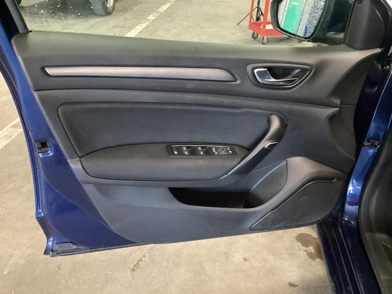 RENAULT MEGANE IV ESTATE Blue dCi 115 EDC Business — expertise
