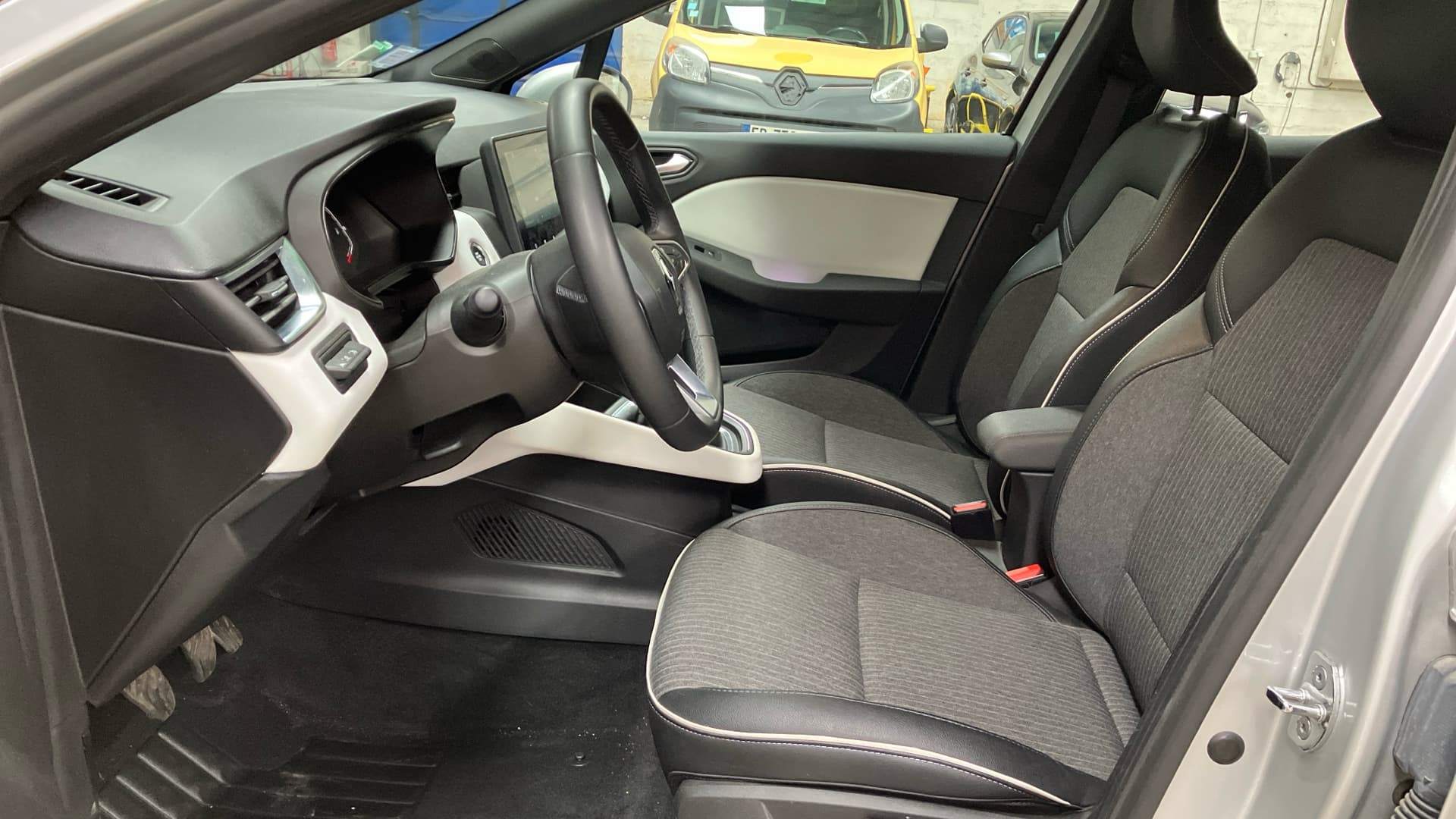 RENAULT CLIO V TCe 140 - 21N Intens