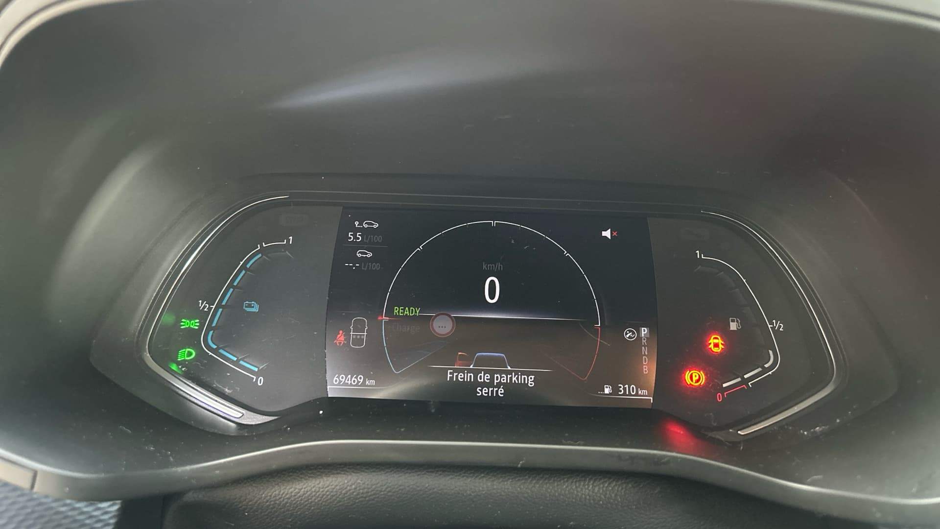 RENAULT ARKANA E-Tech 145 Business
