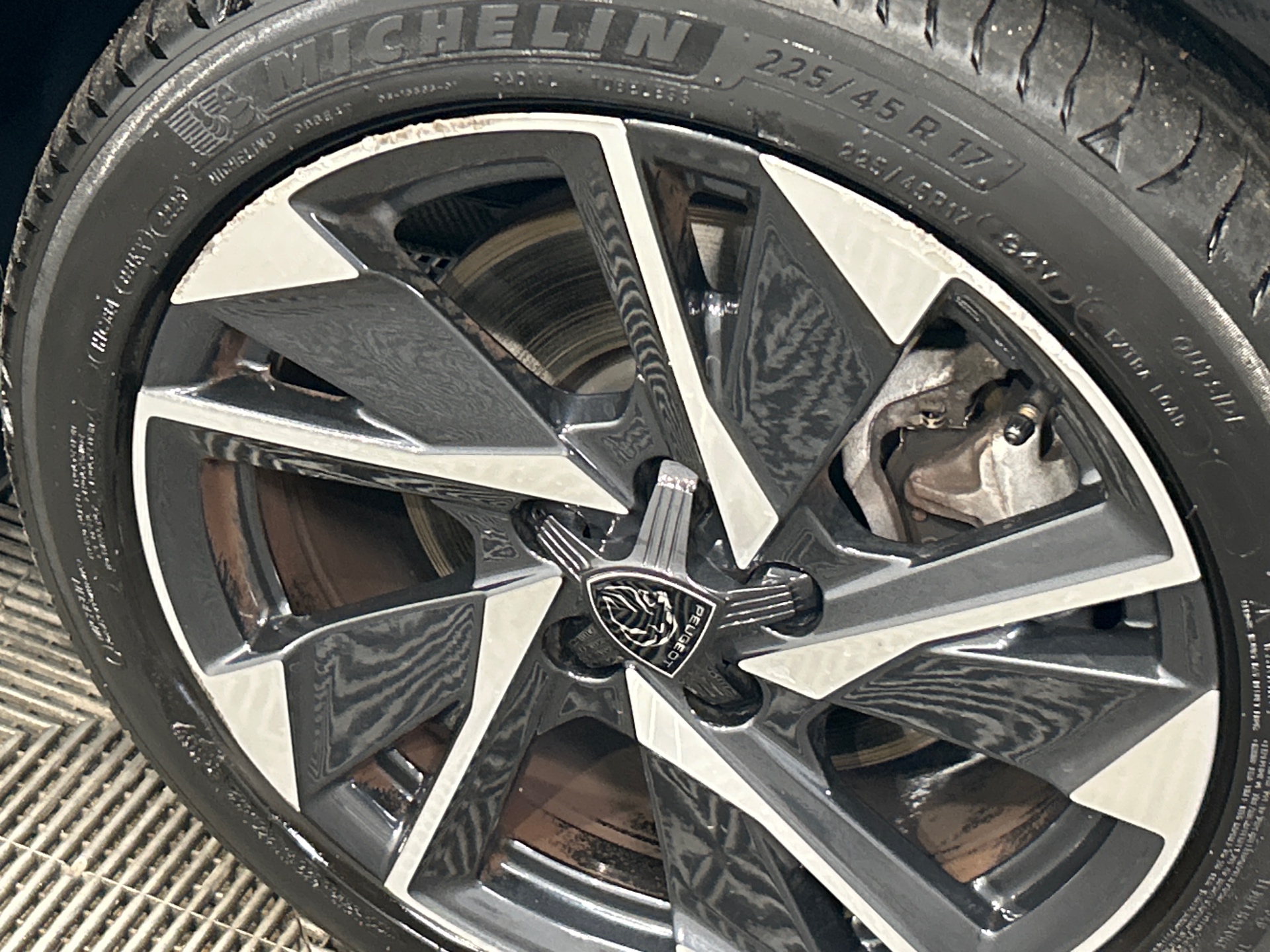 PEUGEOT 308 Allure BlueHDI 130 ch S&S EAT8 — expertise