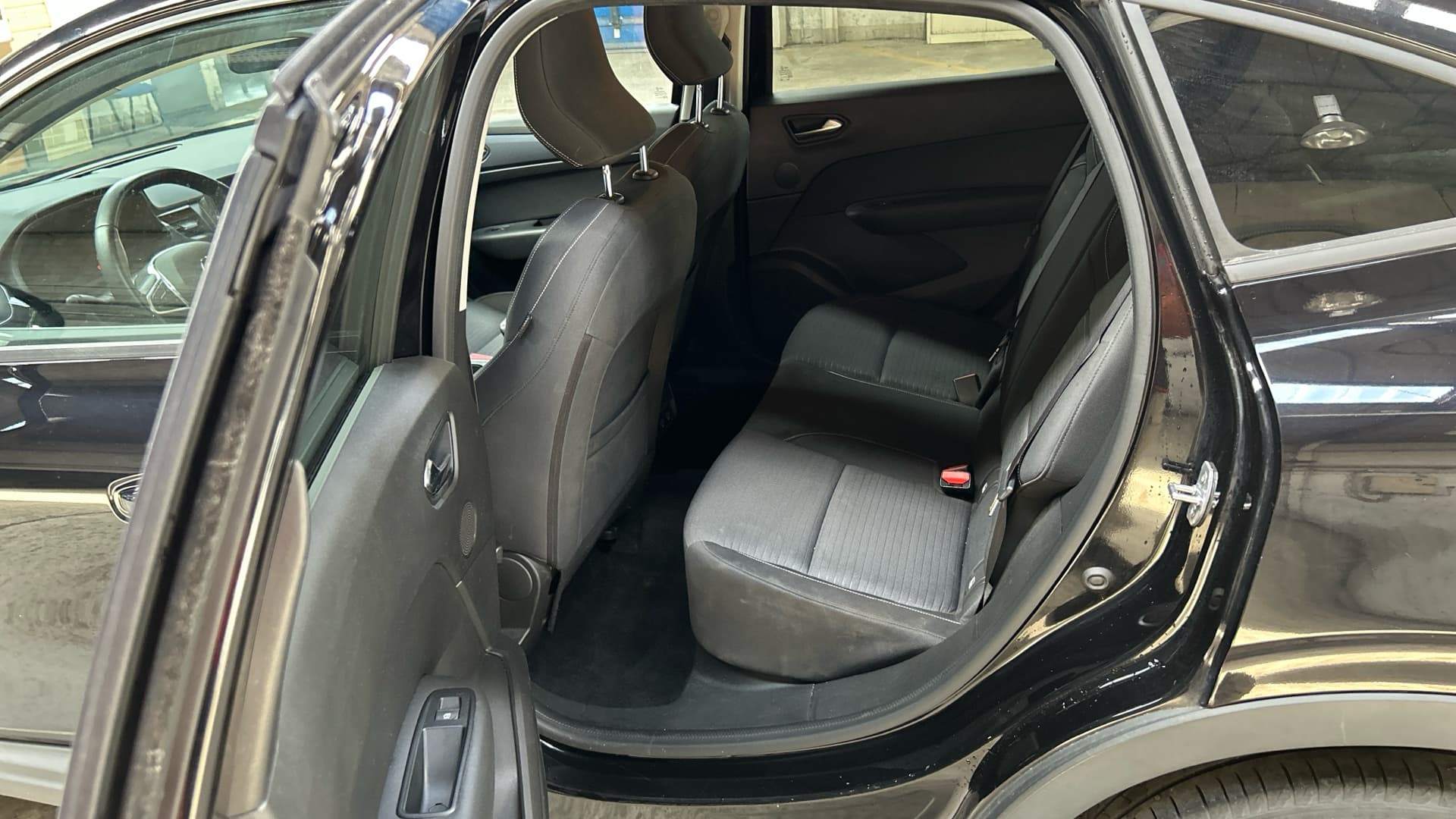 RENAULT ARKANA E-Tech 145 Business