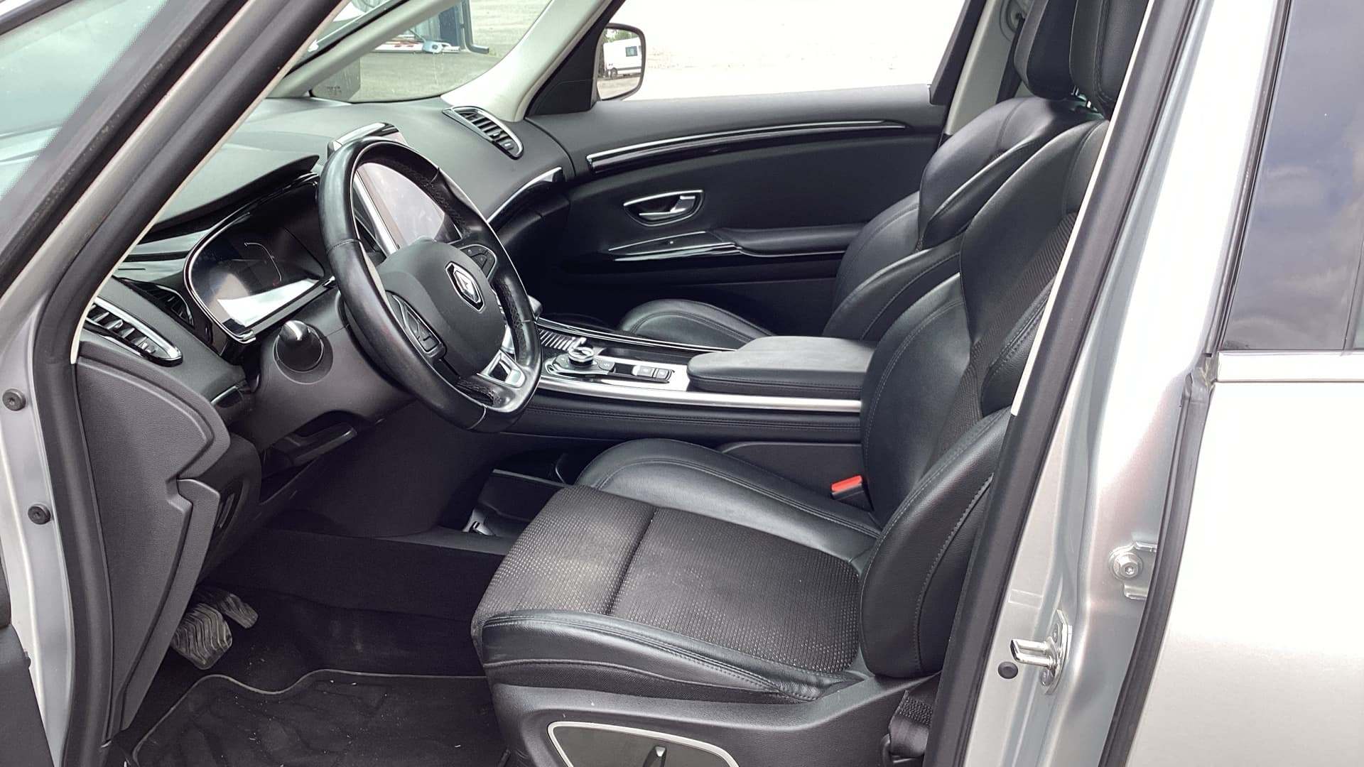 RENAULT ESPACE V Blue dCi 160 EDC Evolution