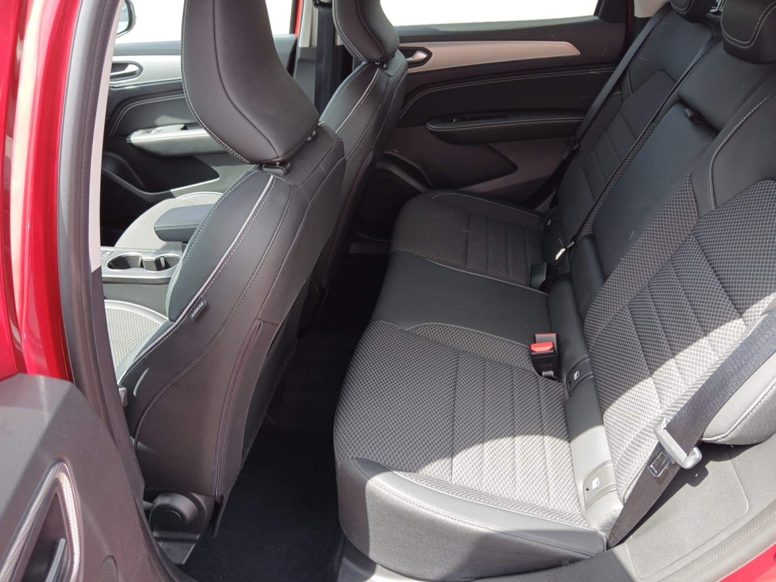 RENAULT ARKANA E-Tech 145 - 21B Intens