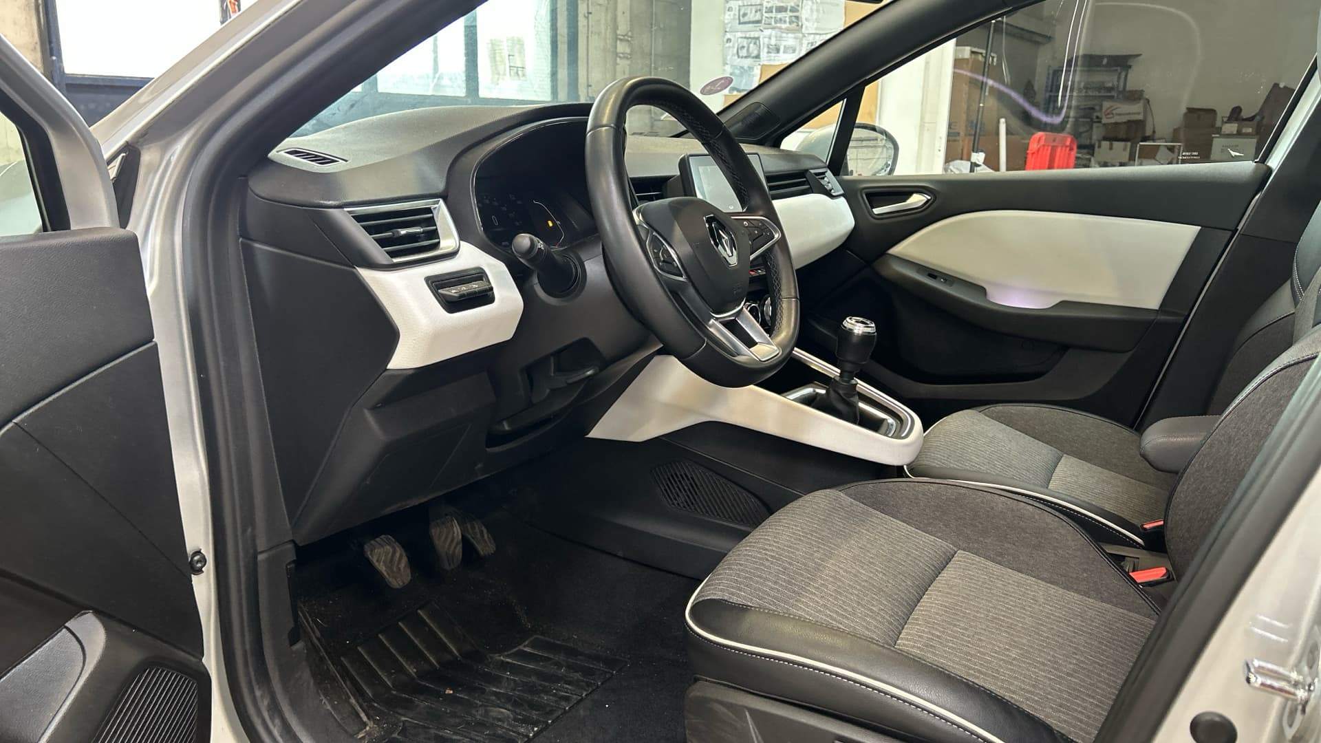 RENAULT CLIO V TCe 90 - 21N Intens