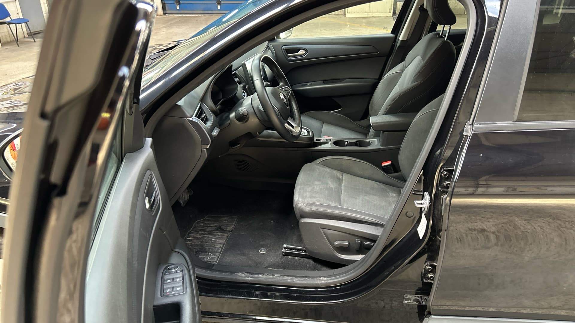 RENAULT ARKANA E-Tech 145 Business