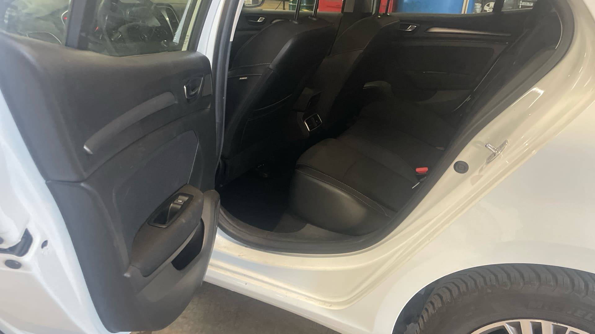 RENAULT MEGANE IV BERLINE Blue dCi 115 EDC Evolution