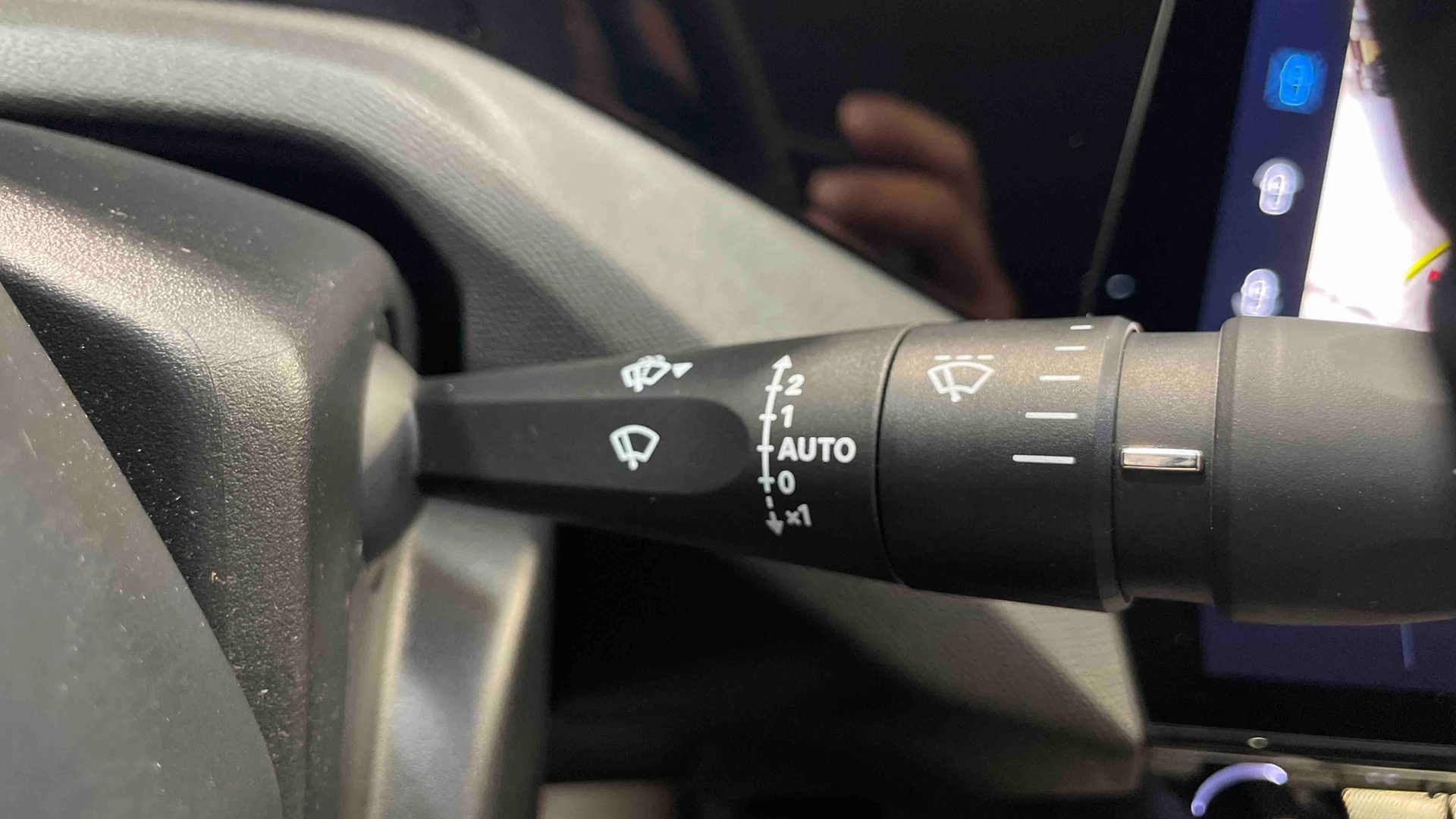 PEUGEOT 408 Allure Hybrid 145 ch e-DCS6