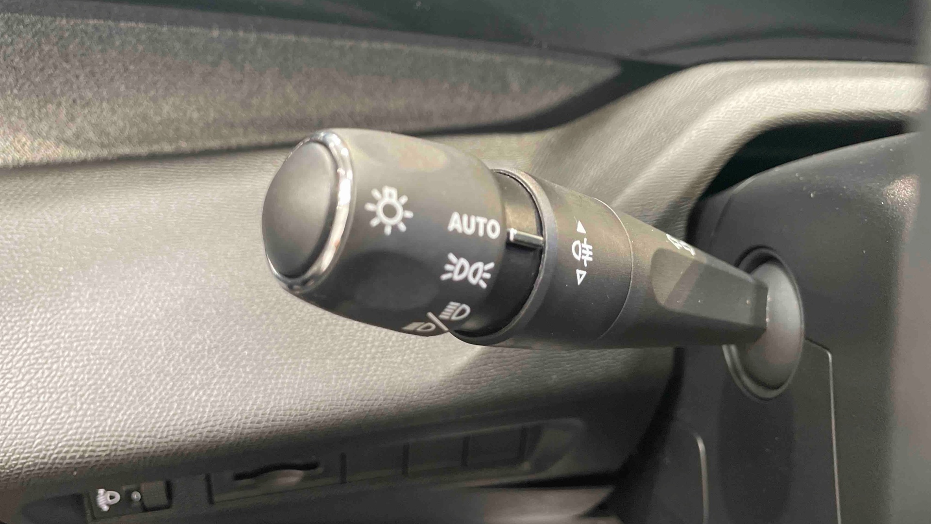 PEUGEOT 308 Allure BlueHDI 130 ch S&S EAT8