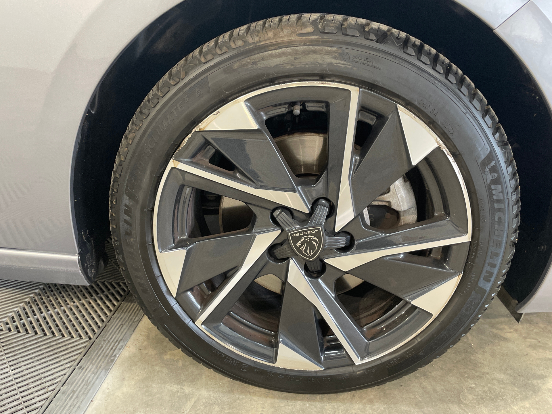 PEUGEOT 308 Allure BlueHDI 130 ch S&S EAT8 — expertise